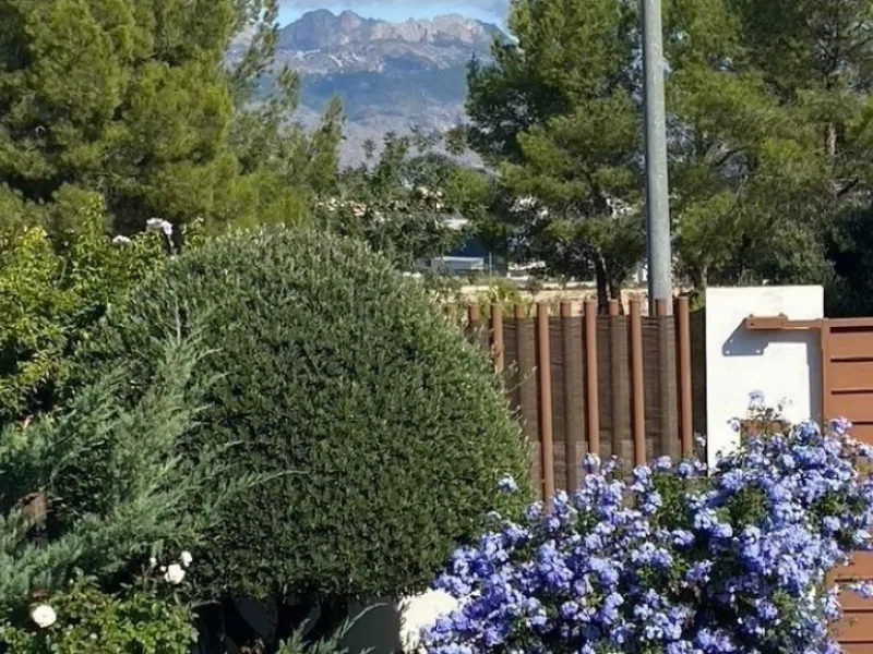 🌿 Live Between Sea and Mountains: Private Villa in a Natural Setting at the Foot of Mount Ponoig, Polop ⛰️🌊