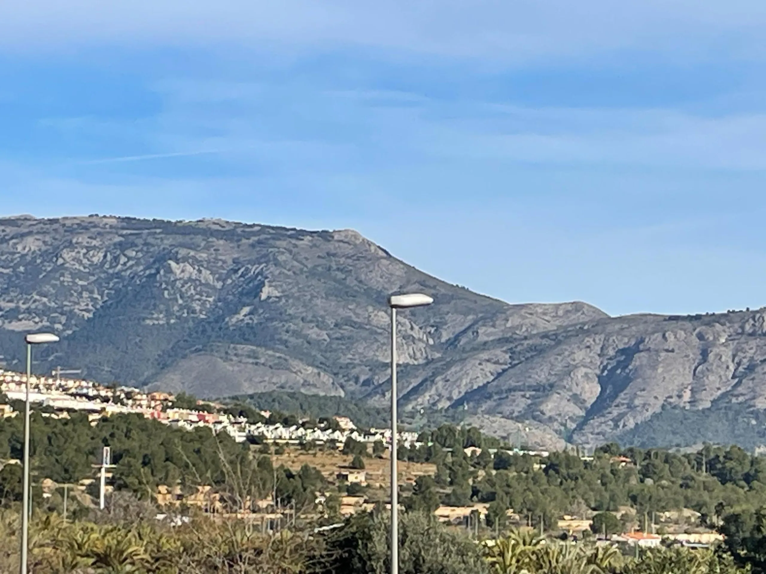 🌿 Live Between Sea and Mountains: Private Villa in a Natural Setting at the Foot of Mount Ponoig, Polop ⛰️🌊