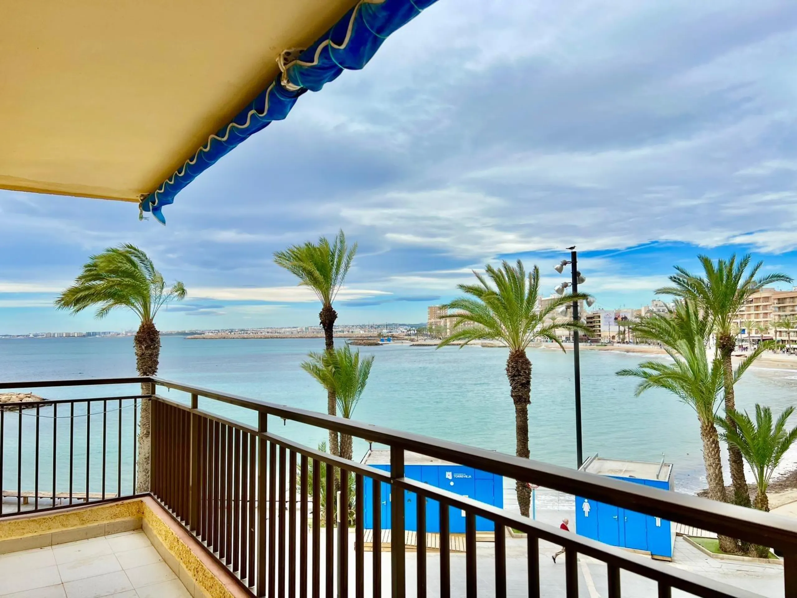 Charming West-Facing Apartment Near Playa del Cura in Torrevieja
