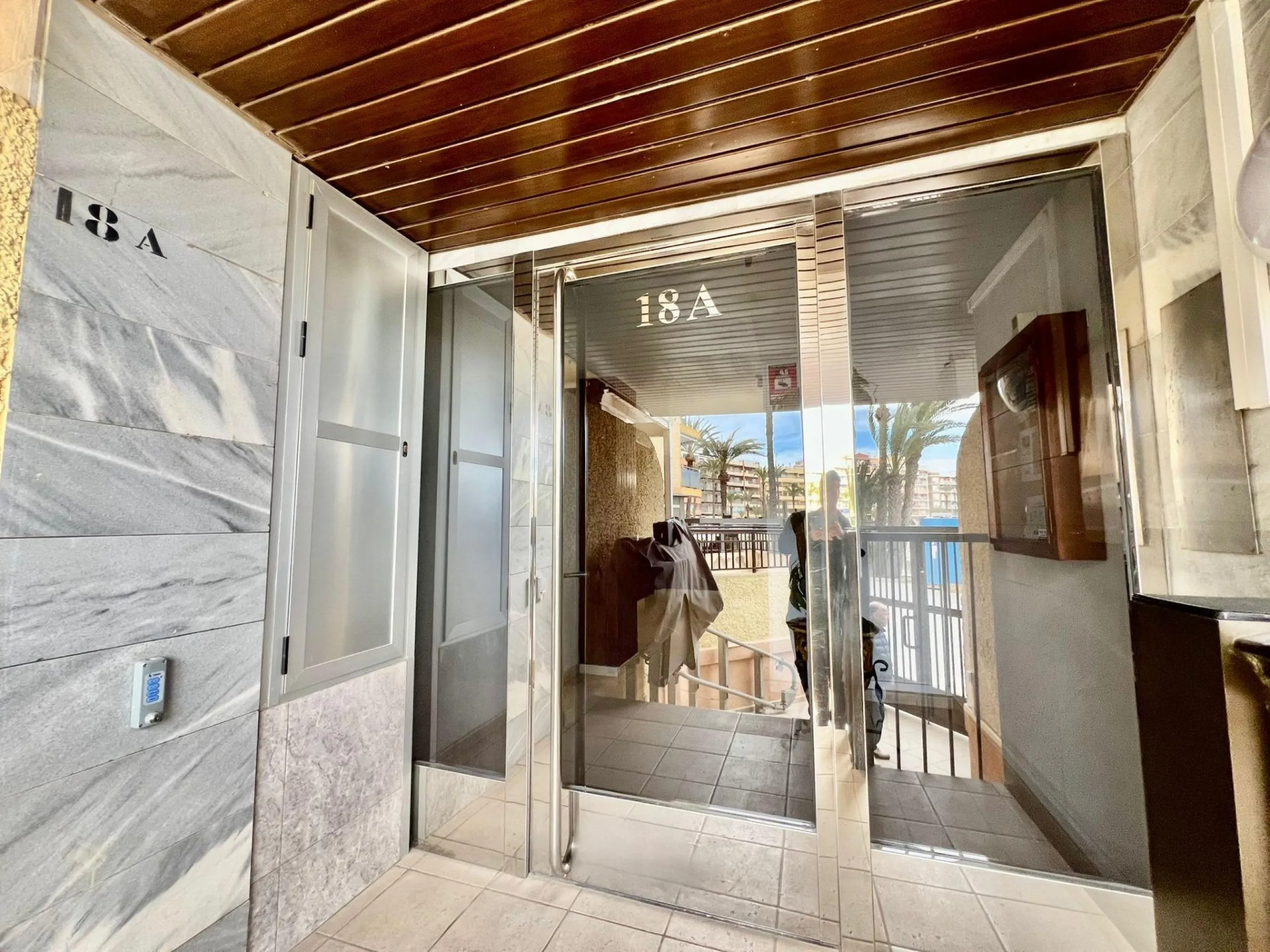 Charming West-Facing Apartment Near Playa del Cura in Torrevieja