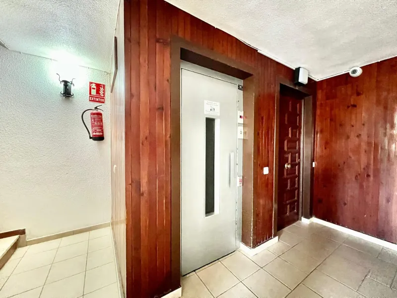 Charming West-Facing Apartment Near Playa del Cura in Torrevieja