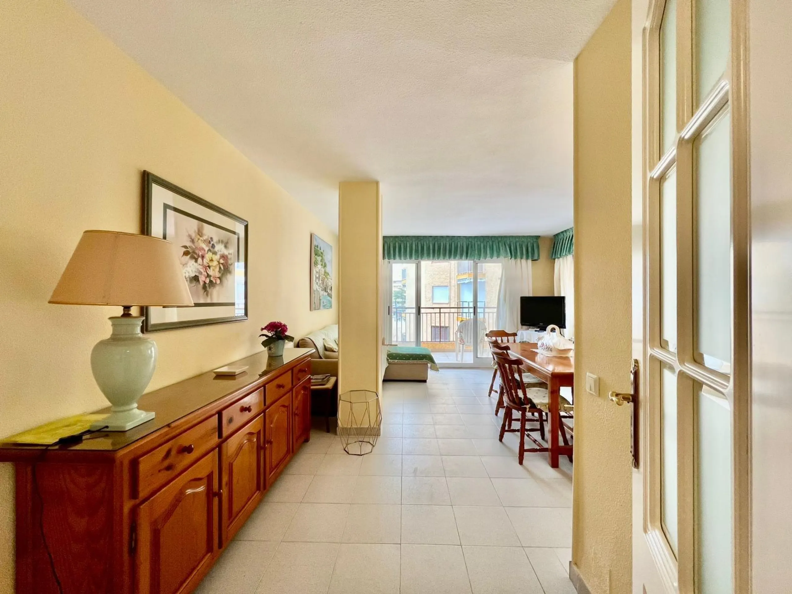 Charming West-Facing Apartment Near Playa del Cura in Torrevieja