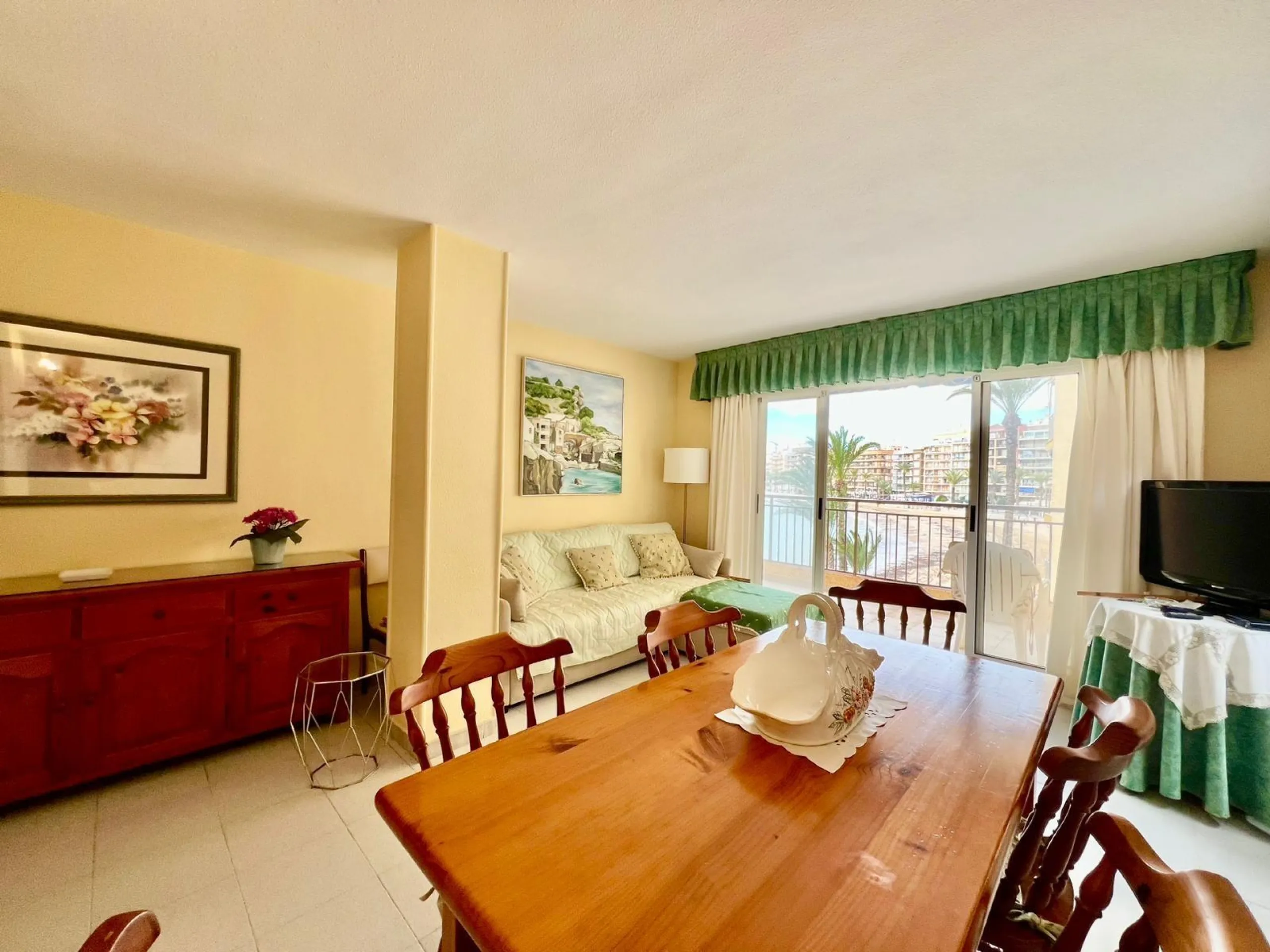 Charming West-Facing Apartment Near Playa del Cura in Torrevieja