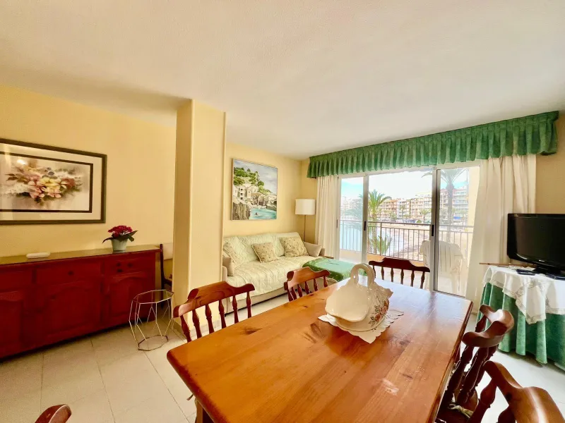 Charming West-Facing Apartment Near Playa del Cura in Torrevieja