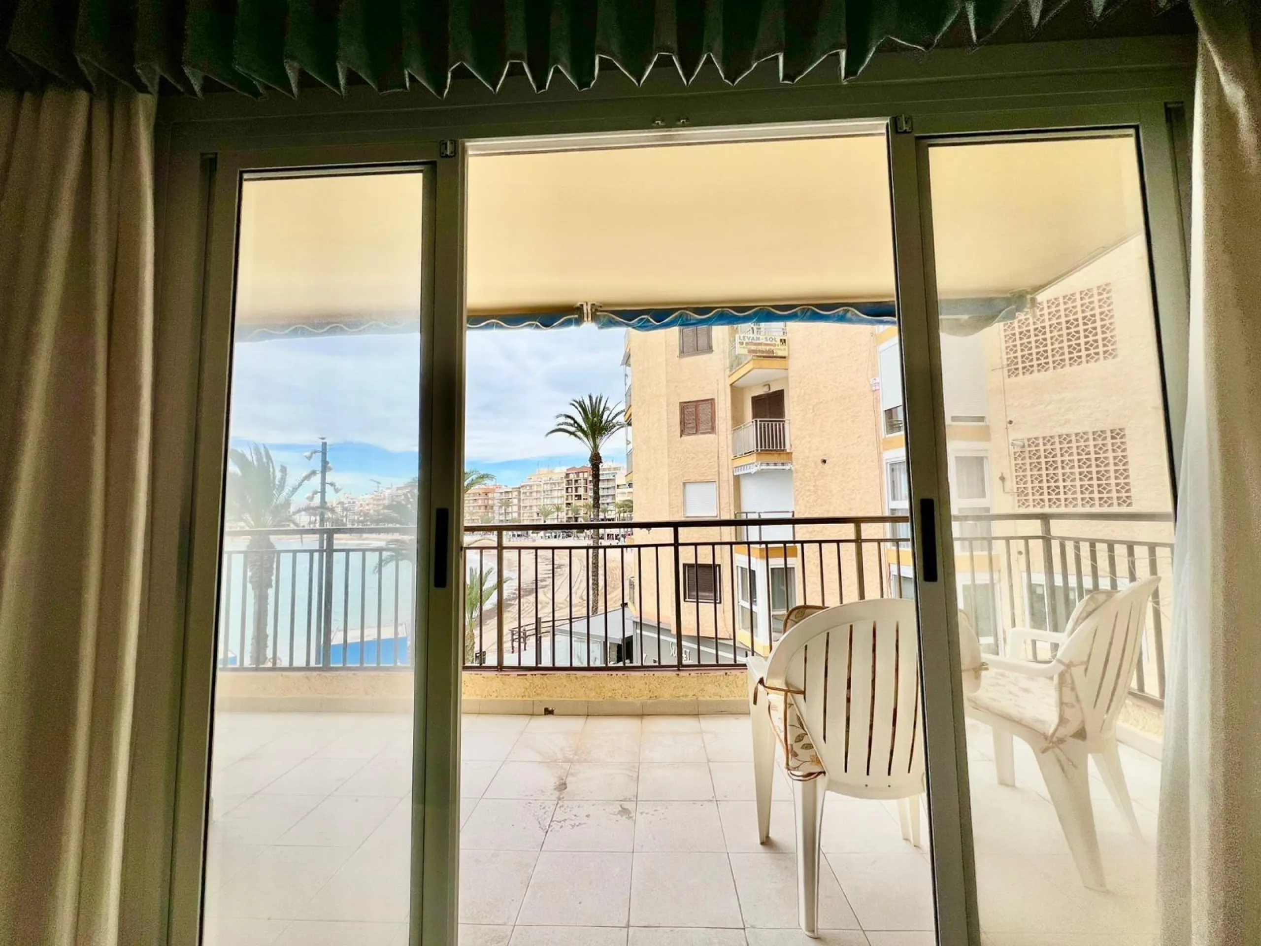 Charming West-Facing Apartment Near Playa del Cura in Torrevieja