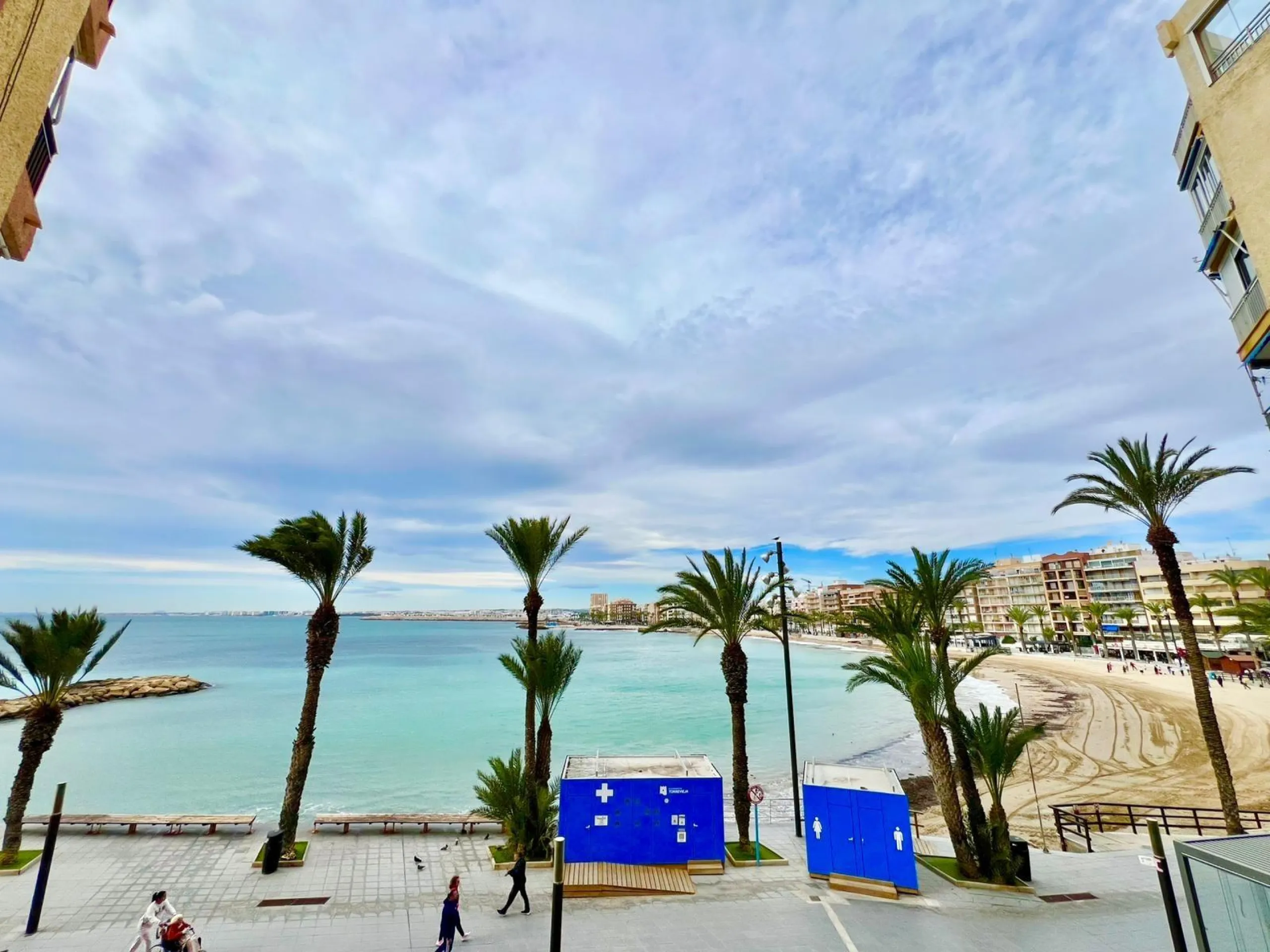 Charming West-Facing Apartment Near Playa del Cura in Torrevieja