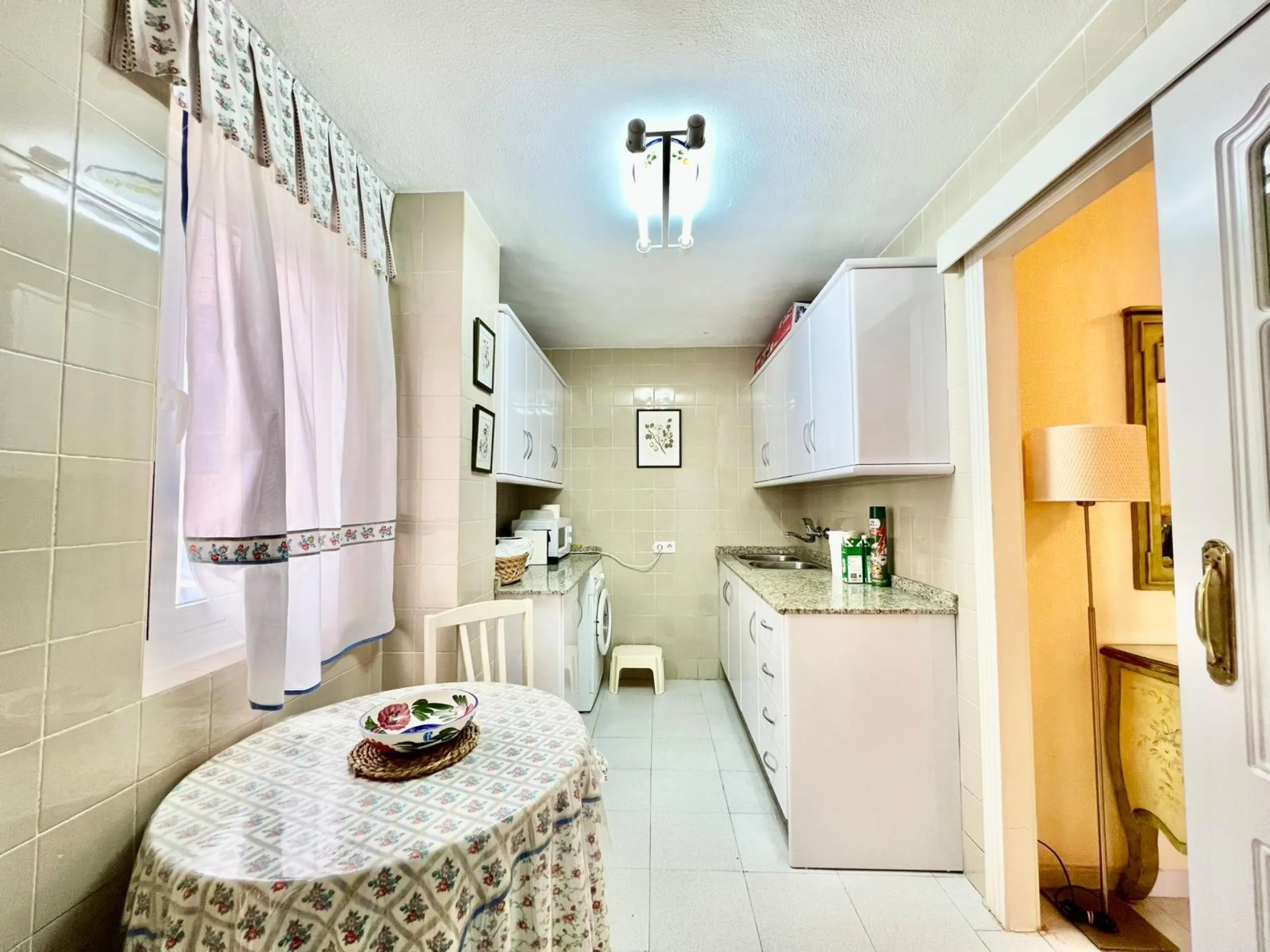 Charming West-Facing Apartment Near Playa del Cura in Torrevieja