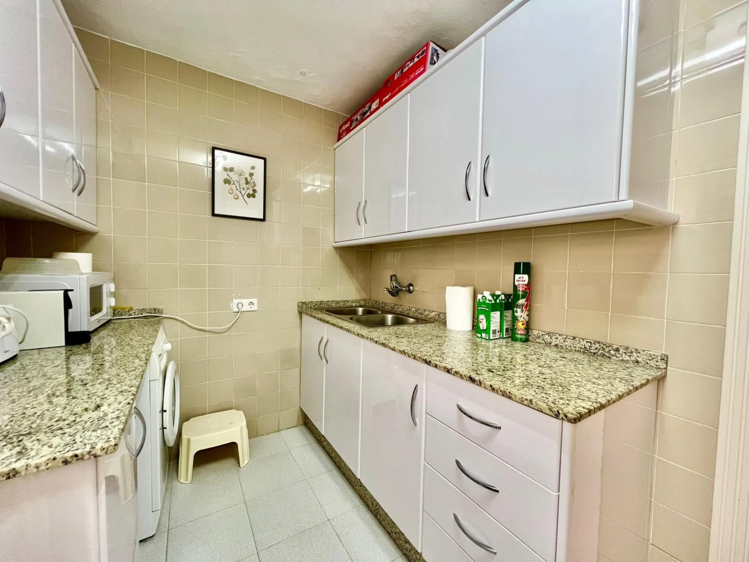 Charming West-Facing Apartment Near Playa del Cura in Torrevieja