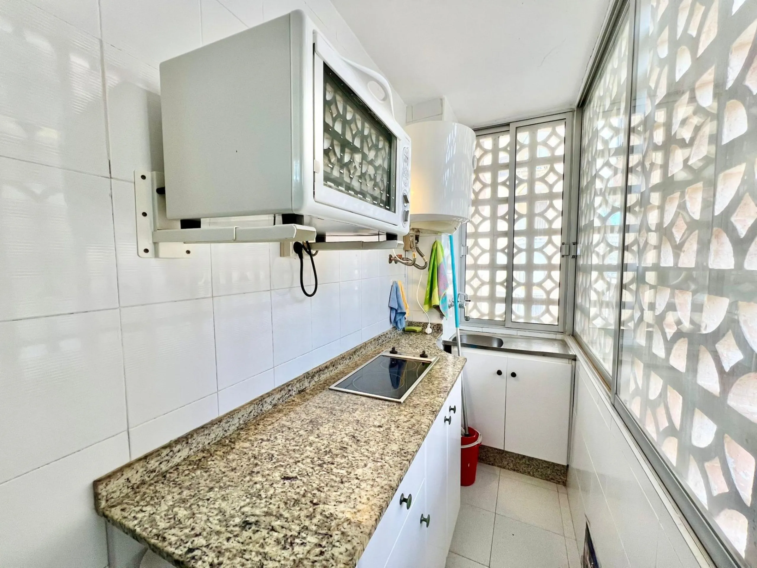 Charming West-Facing Apartment Near Playa del Cura in Torrevieja