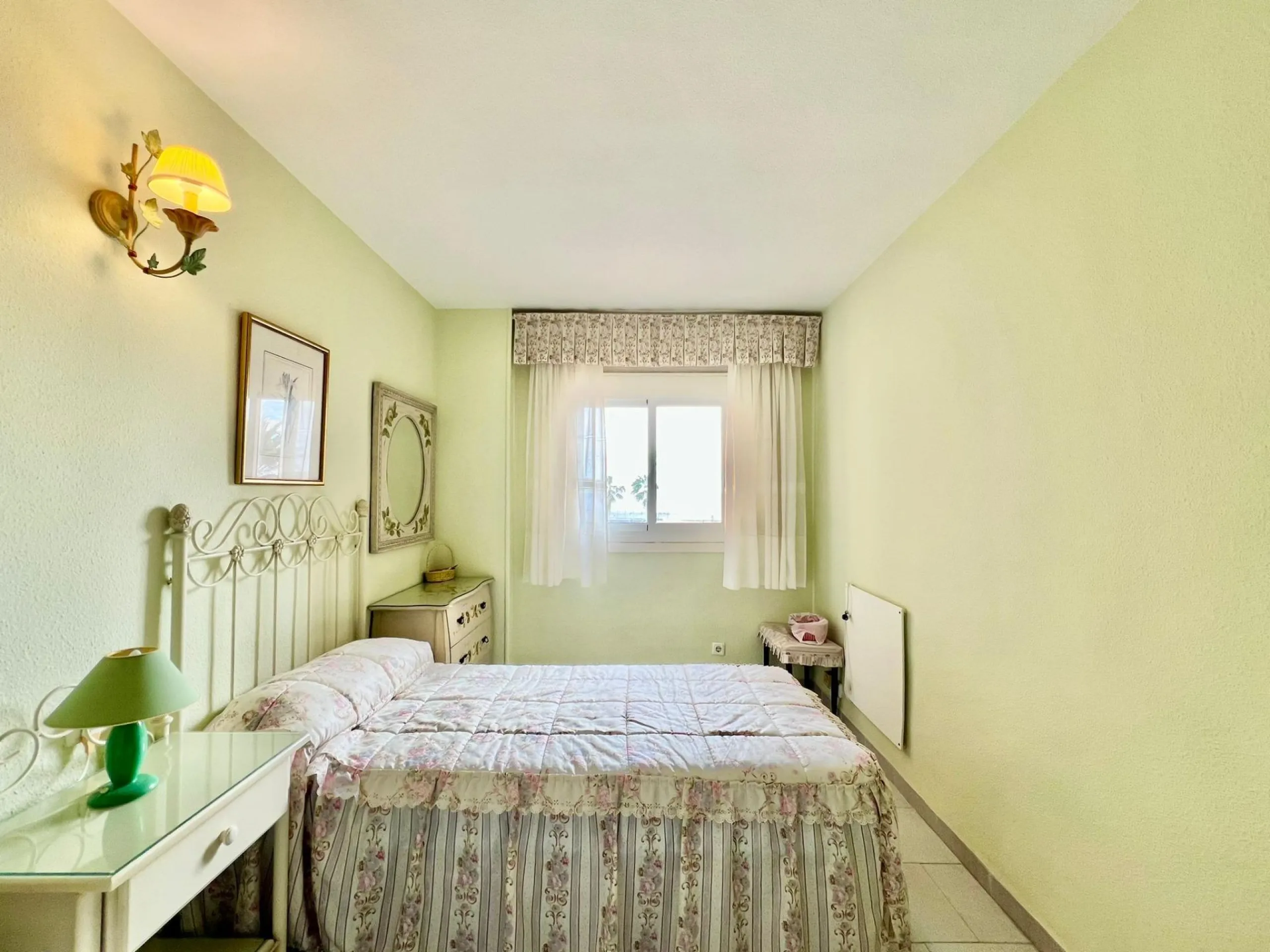 Charming West-Facing Apartment Near Playa del Cura in Torrevieja