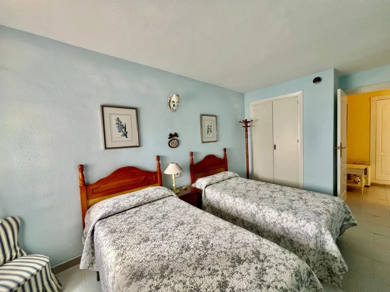 Charming West-Facing Apartment Near Playa del Cura in Torrevieja