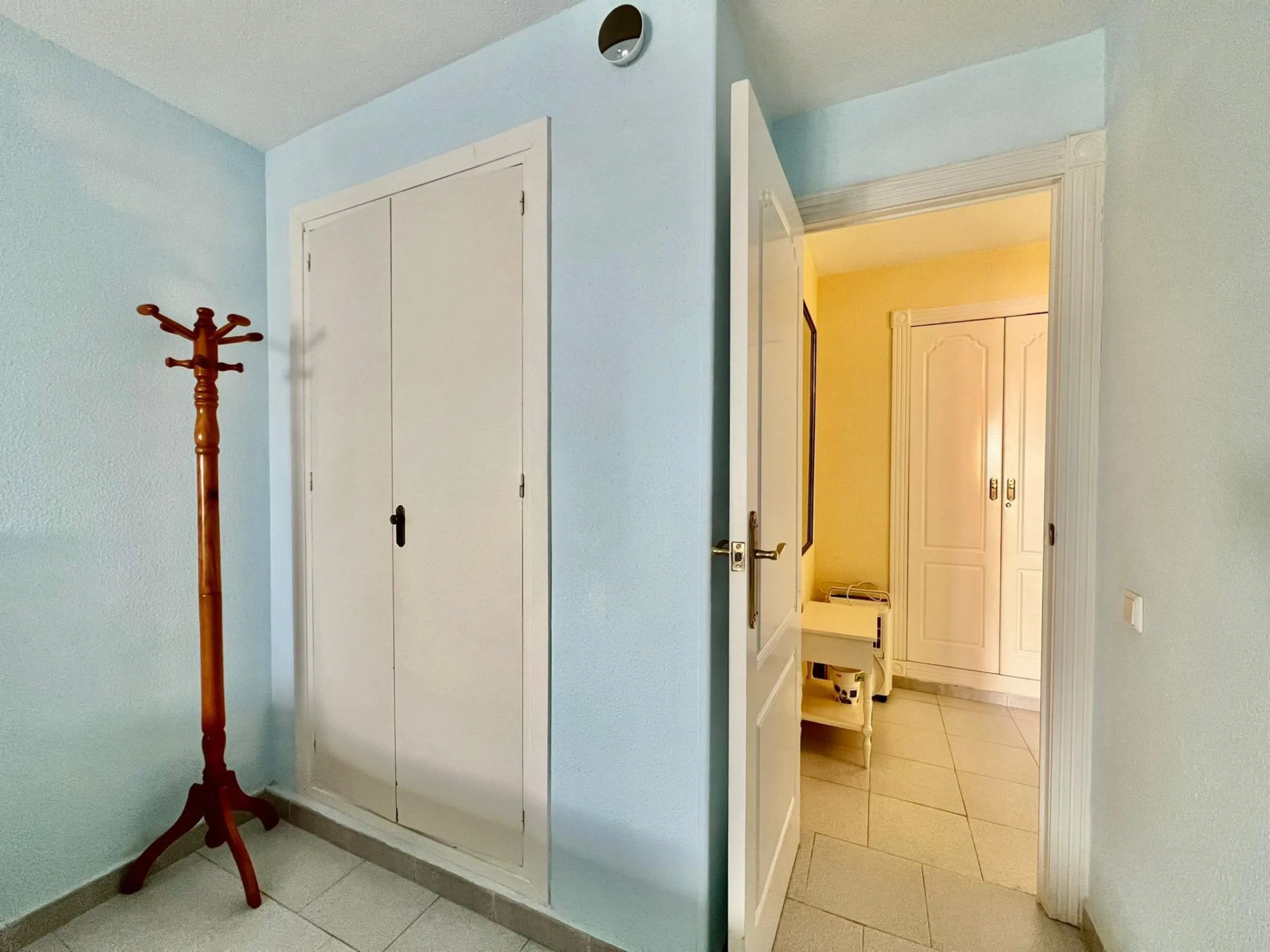 Charming West-Facing Apartment Near Playa del Cura in Torrevieja