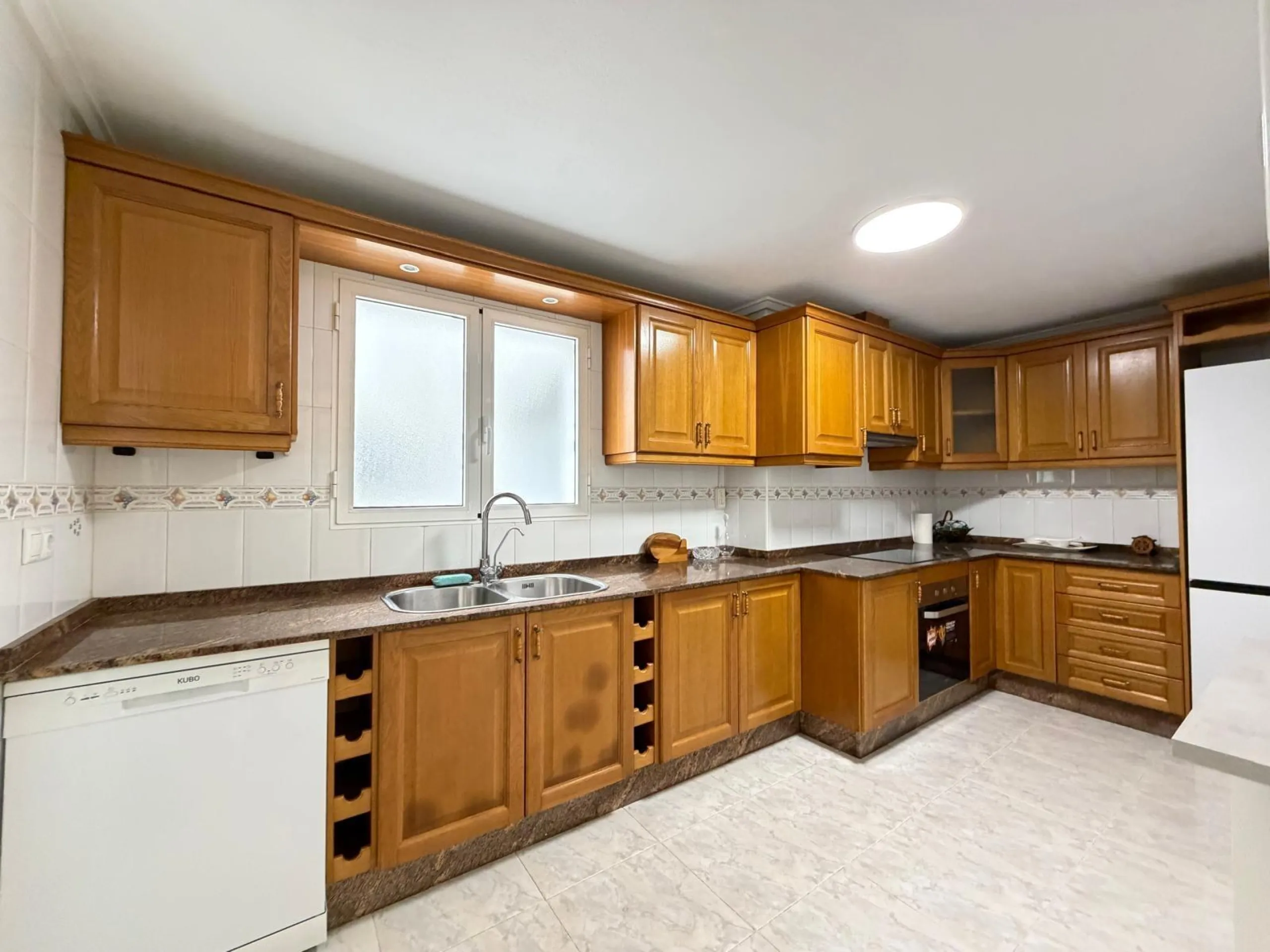ESPECTACULAR APARTAMENTO CON VISTAS AL MAR A 150 METROS DE PLAYA DEL CURA Y CON 107 M2 DE SUPERFICIE. 3 DORM. 2 BAÑOS.