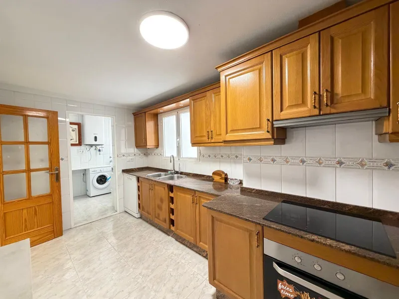 ESPECTACULAR APARTAMENTO CON VISTAS AL MAR A 150 METROS DE PLAYA DEL CURA Y CON 107 M2 DE SUPERFICIE. 3 DORM. 2 BAÑOS.