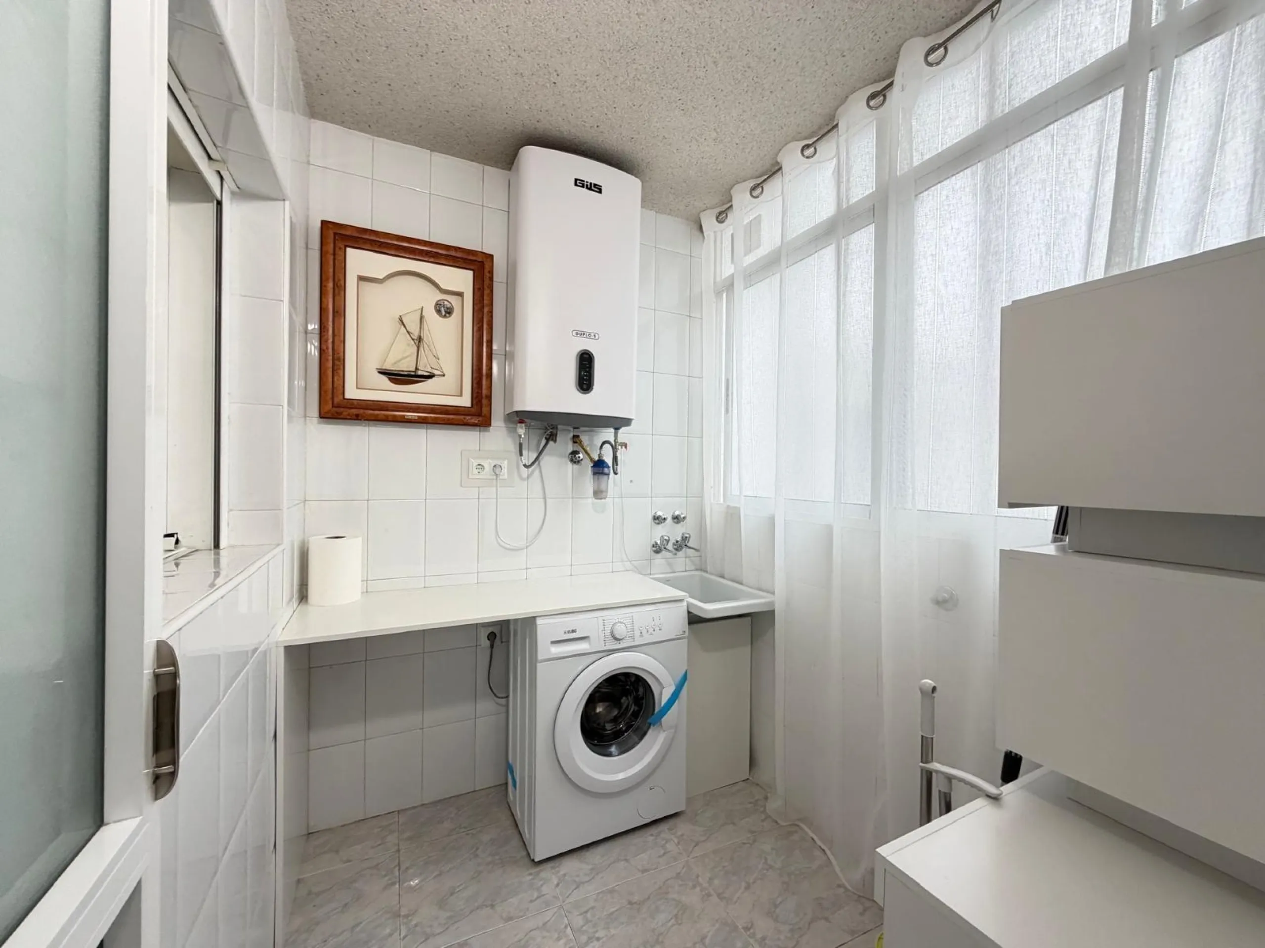 ESPECTACULAR APARTAMENTO CON VISTAS AL MAR A 150 METROS DE PLAYA DEL CURA Y CON 107 M2 DE SUPERFICIE. 3 DORM. 2 BAÑOS.