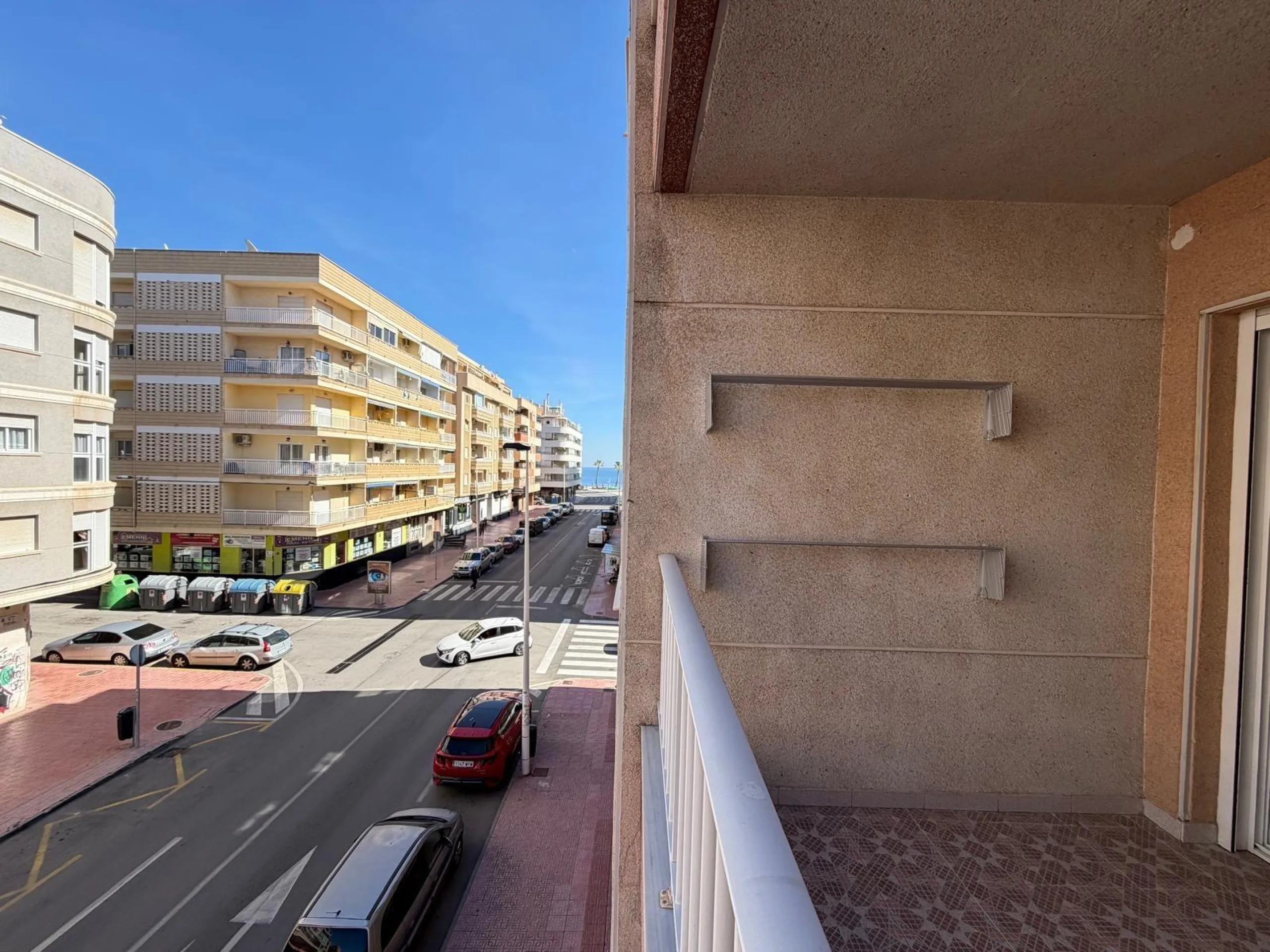 ESPECTACULAR APARTAMENTO CON VISTAS AL MAR A 150 METROS DE PLAYA DEL CURA Y CON 107 M2 DE SUPERFICIE. 3 DORM. 2 BAÑOS.
