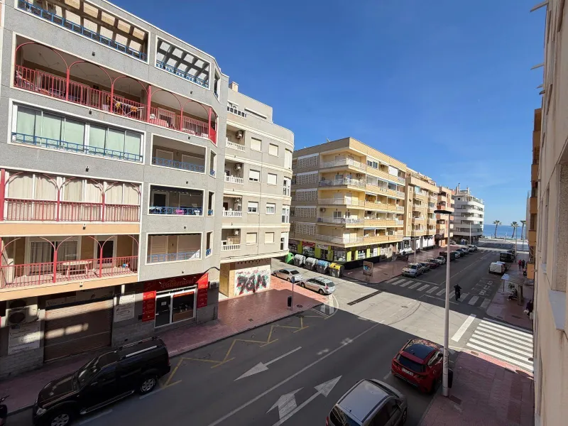 ESPECTACULAR APARTAMENTO CON VISTAS AL MAR A 150 METROS DE PLAYA DEL CURA Y CON 107 M2 DE SUPERFICIE. 3 DORM. 2 BAÑOS.