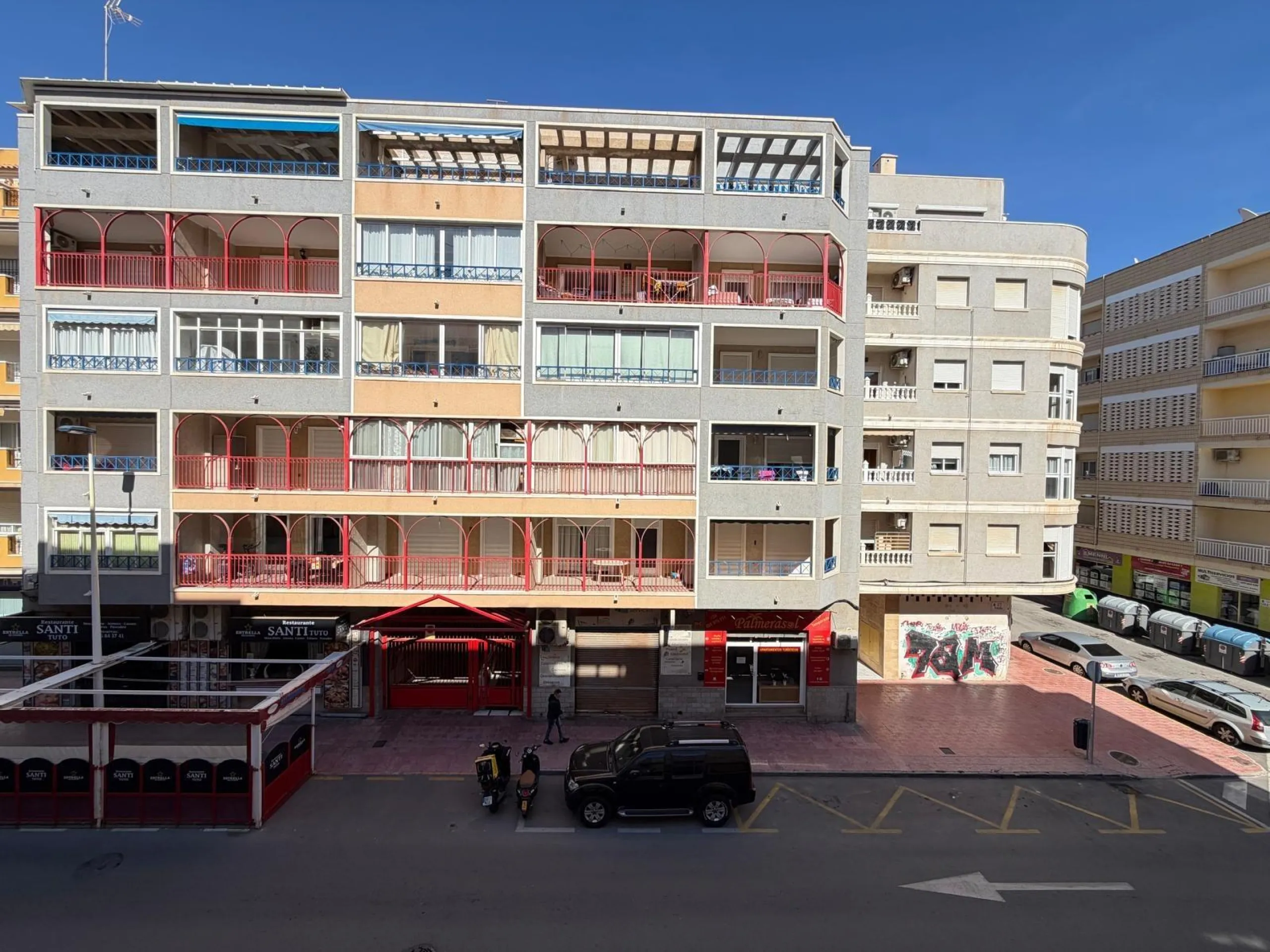 ESPECTACULAR APARTAMENTO CON VISTAS AL MAR A 150 METROS DE PLAYA DEL CURA Y CON 107 M2 DE SUPERFICIE. 3 DORM. 2 BAÑOS.