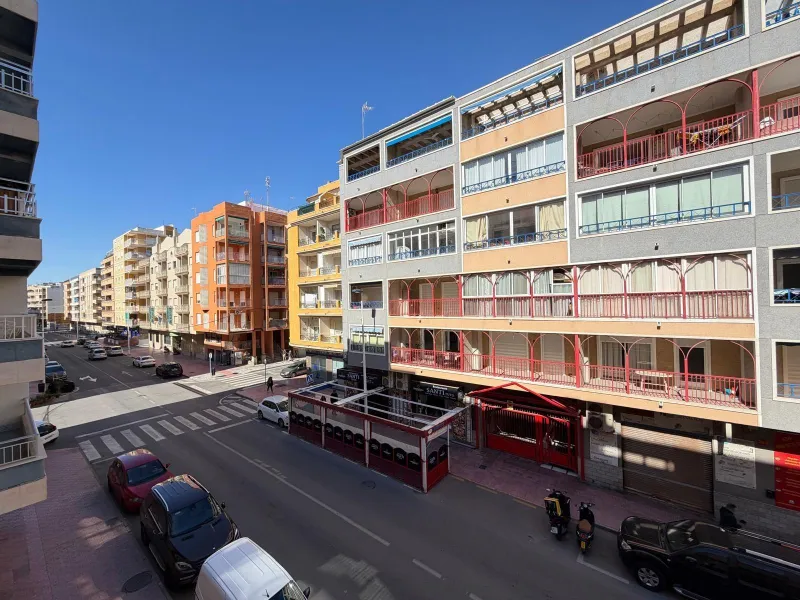 ESPECTACULAR APARTAMENTO CON VISTAS AL MAR A 150 METROS DE PLAYA DEL CURA Y CON 107 M2 DE SUPERFICIE. 3 DORM. 2 BAÑOS.