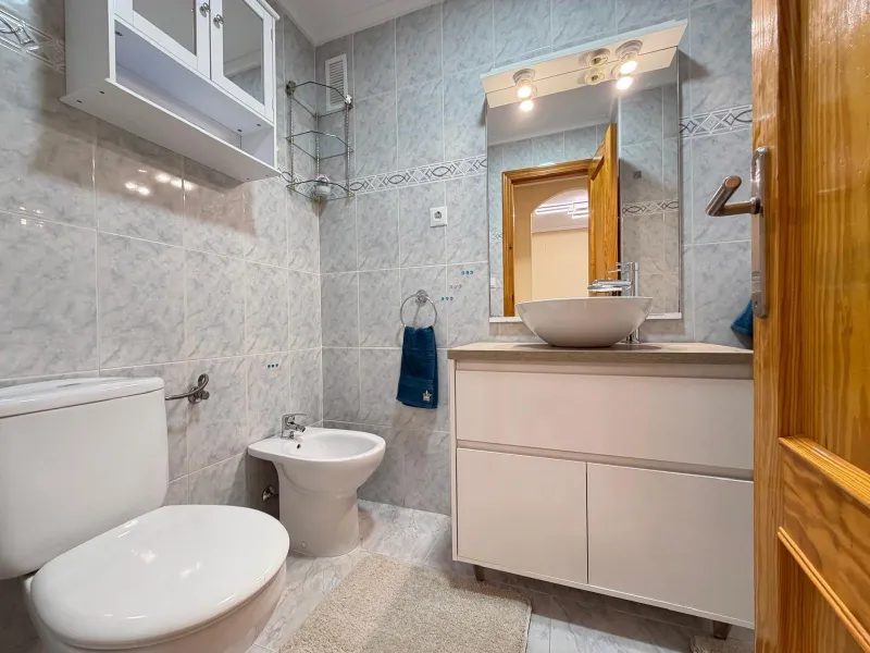 ESPECTACULAR APARTAMENTO CON VISTAS AL MAR A 150 METROS DE PLAYA DEL CURA Y CON 107 M2 DE SUPERFICIE. 3 DORM. 2 BAÑOS.