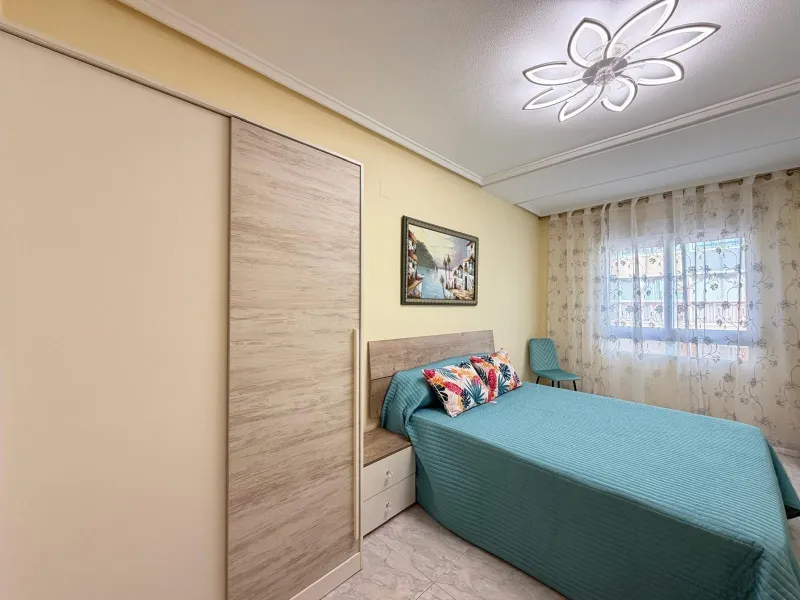 ESPECTACULAR APARTAMENTO CON VISTAS AL MAR A 150 METROS DE PLAYA DEL CURA Y CON 107 M2 DE SUPERFICIE. 3 DORM. 2 BAÑOS.