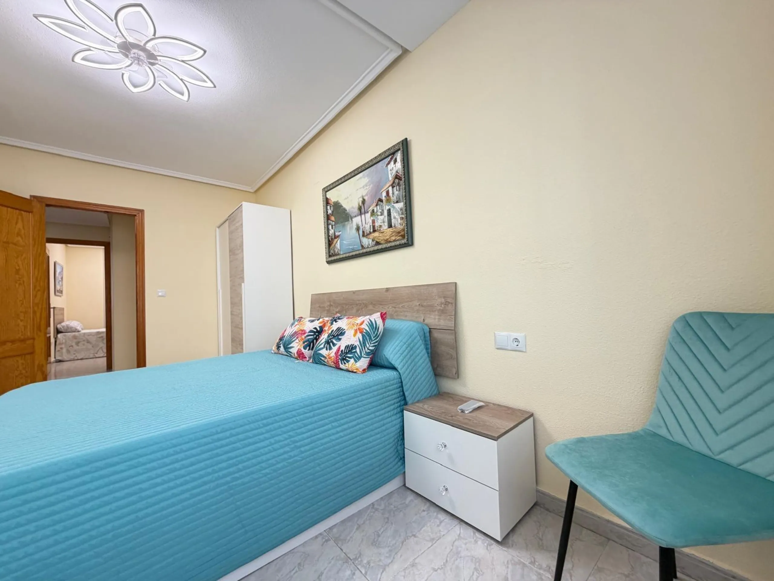 ESPECTACULAR APARTAMENTO CON VISTAS AL MAR A 150 METROS DE PLAYA DEL CURA Y CON 107 M2 DE SUPERFICIE. 3 DORM. 2 BAÑOS.