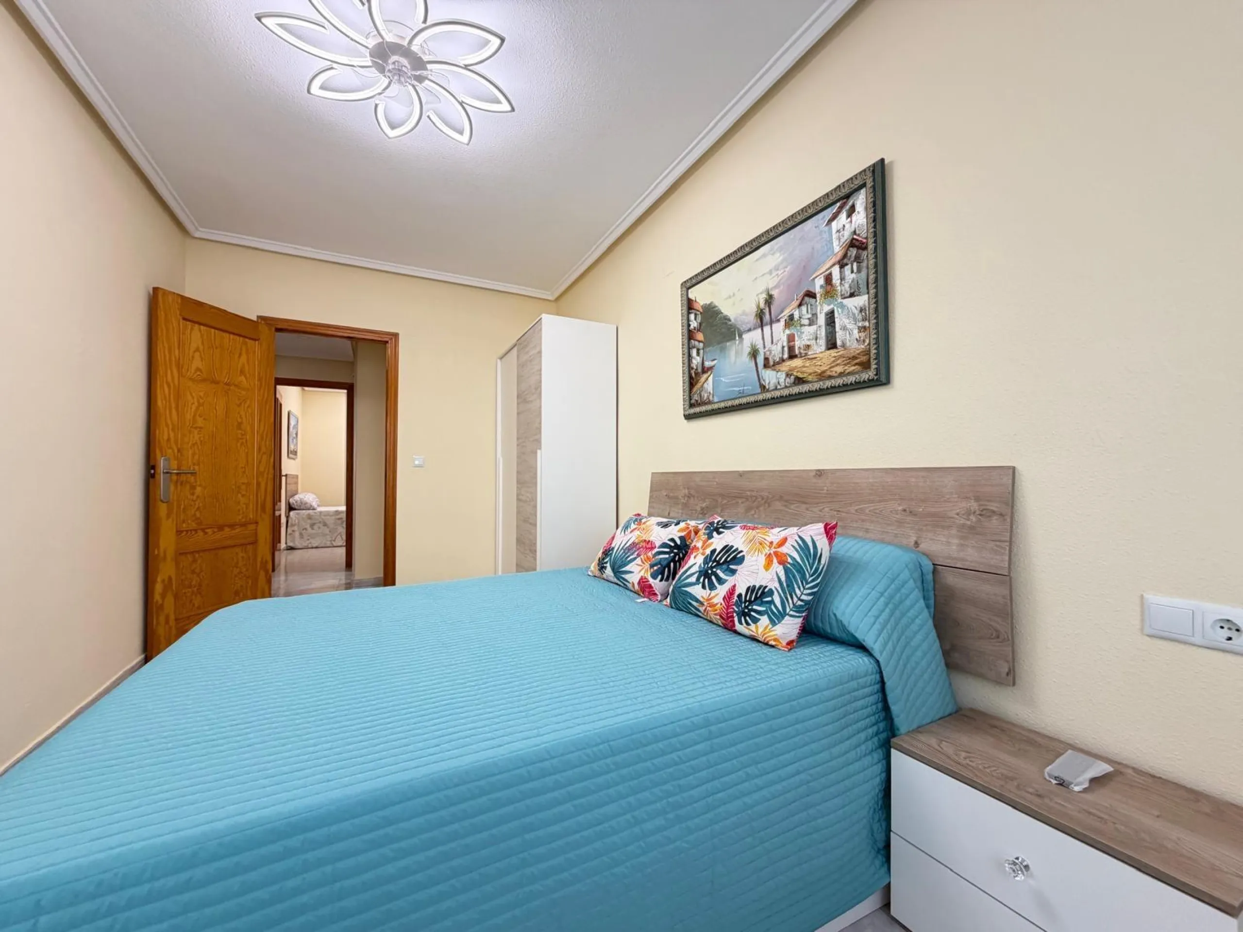 ESPECTACULAR APARTAMENTO CON VISTAS AL MAR A 150 METROS DE PLAYA DEL CURA Y CON 107 M2 DE SUPERFICIE. 3 DORM. 2 BAÑOS.