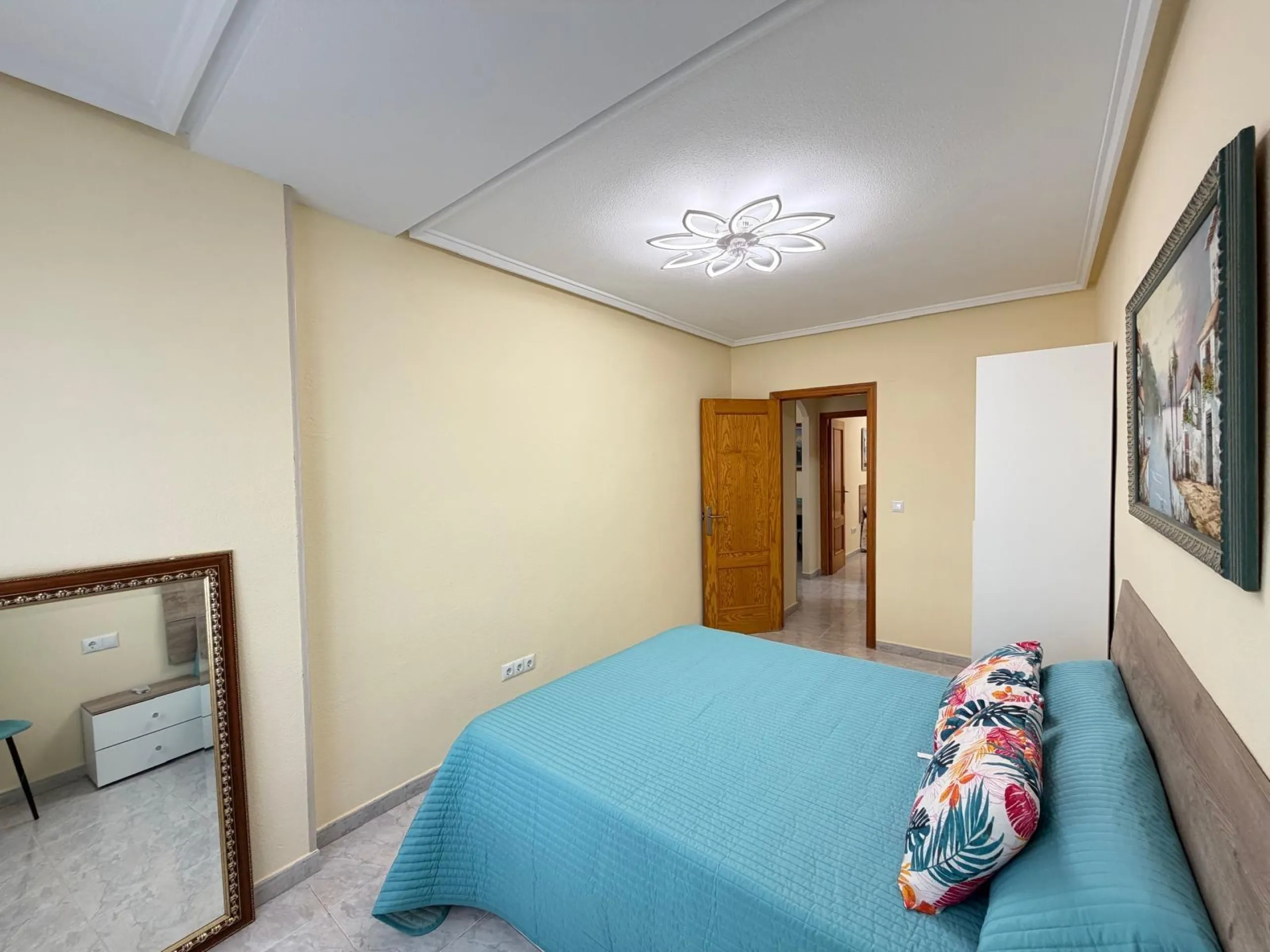 ESPECTACULAR APARTAMENTO CON VISTAS AL MAR A 150 METROS DE PLAYA DEL CURA Y CON 107 M2 DE SUPERFICIE. 3 DORM. 2 BAÑOS.