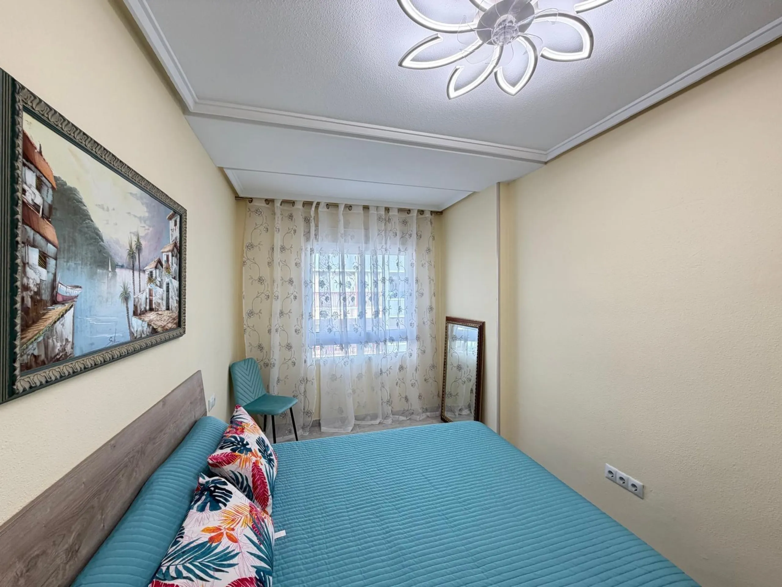 ESPECTACULAR APARTAMENTO CON VISTAS AL MAR A 150 METROS DE PLAYA DEL CURA Y CON 107 M2 DE SUPERFICIE. 3 DORM. 2 BAÑOS.