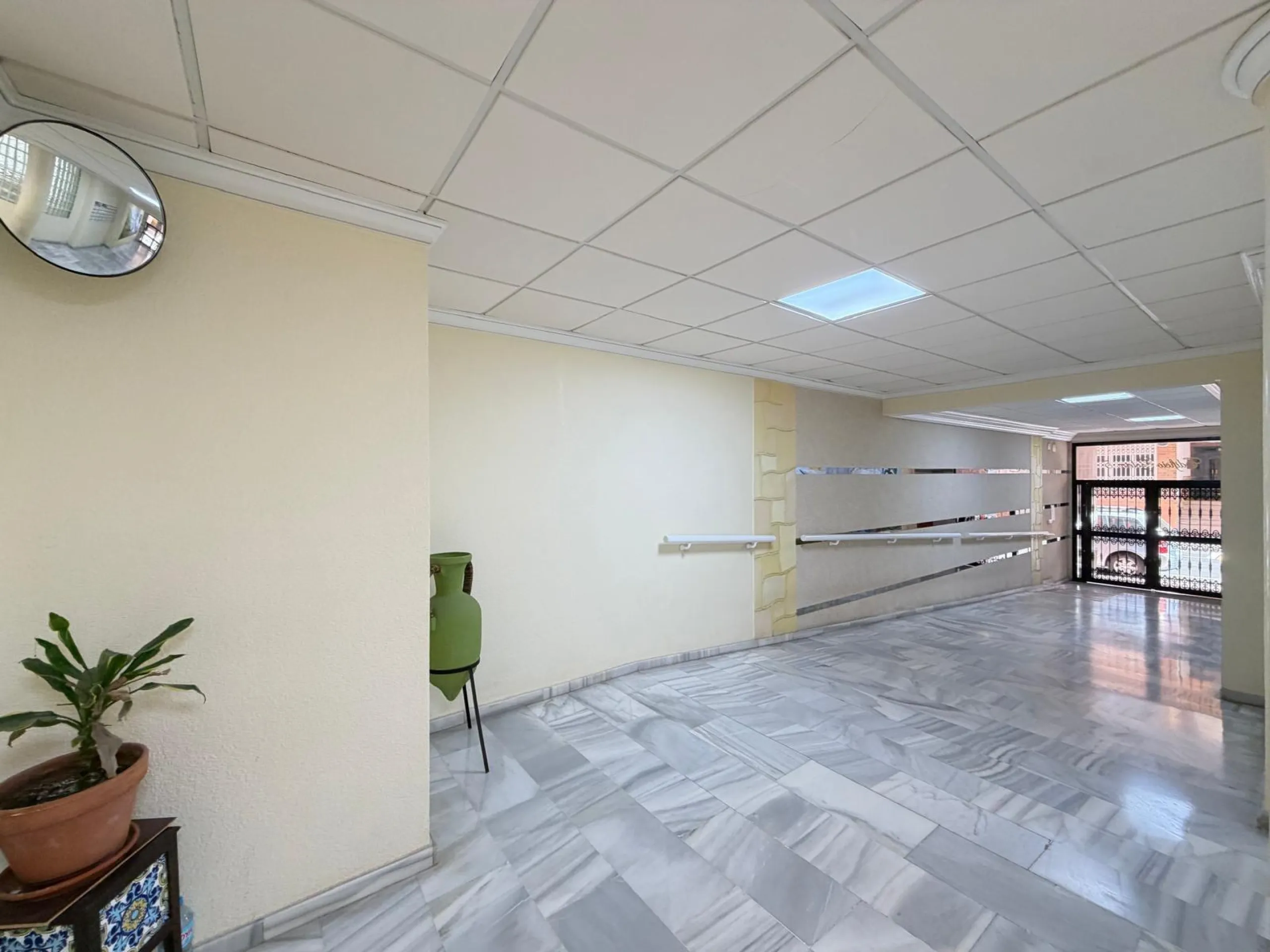 ESPECTACULAR APARTAMENTO CON VISTAS AL MAR A 150 METROS DE PLAYA DEL CURA Y CON 107 M2 DE SUPERFICIE. 3 DORM. 2 BAÑOS.