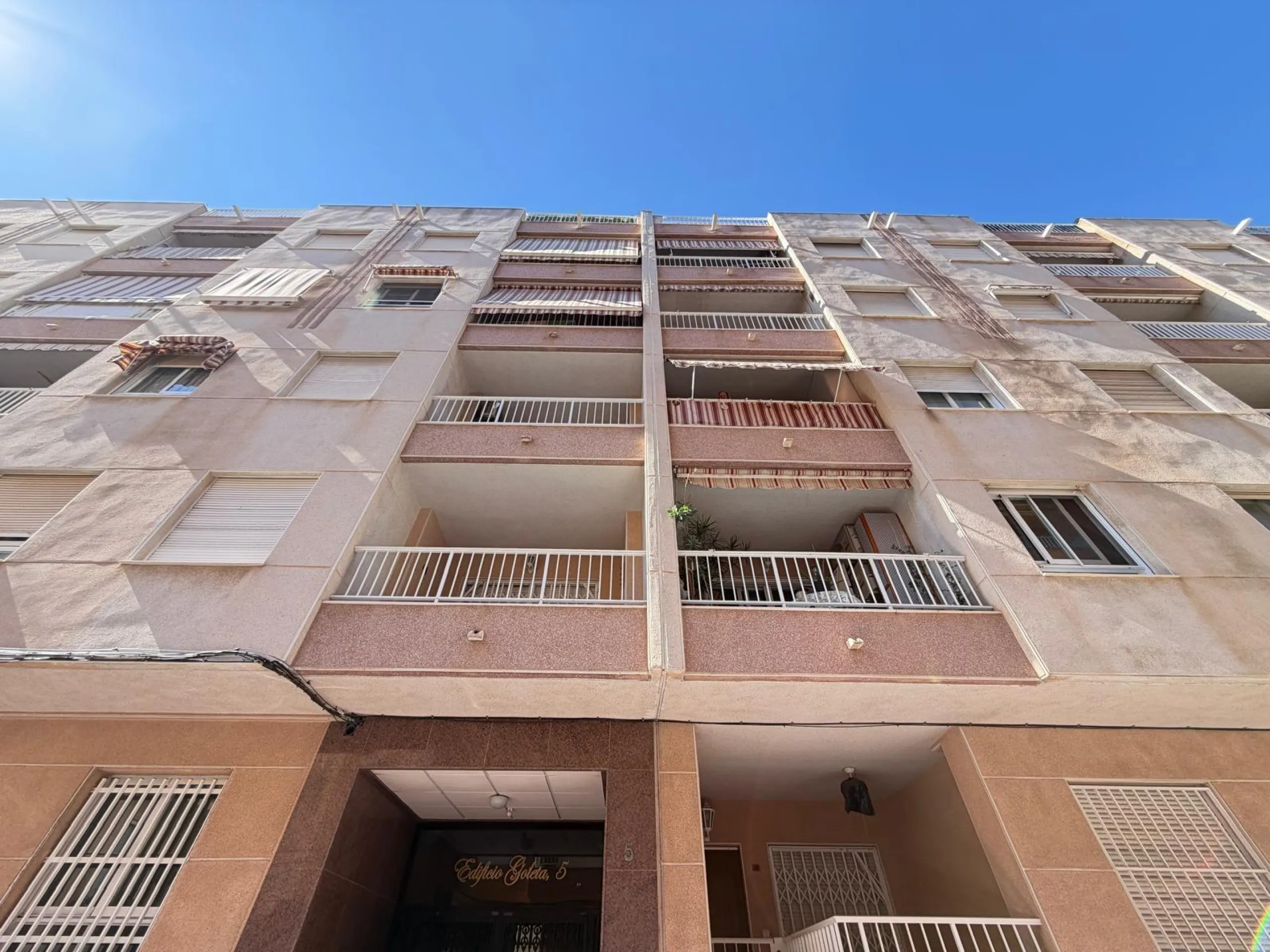ESPECTACULAR APARTAMENTO CON VISTAS AL MAR A 150 METROS DE PLAYA DEL CURA Y CON 107 M2 DE SUPERFICIE. 3 DORM. 2 BAÑOS.