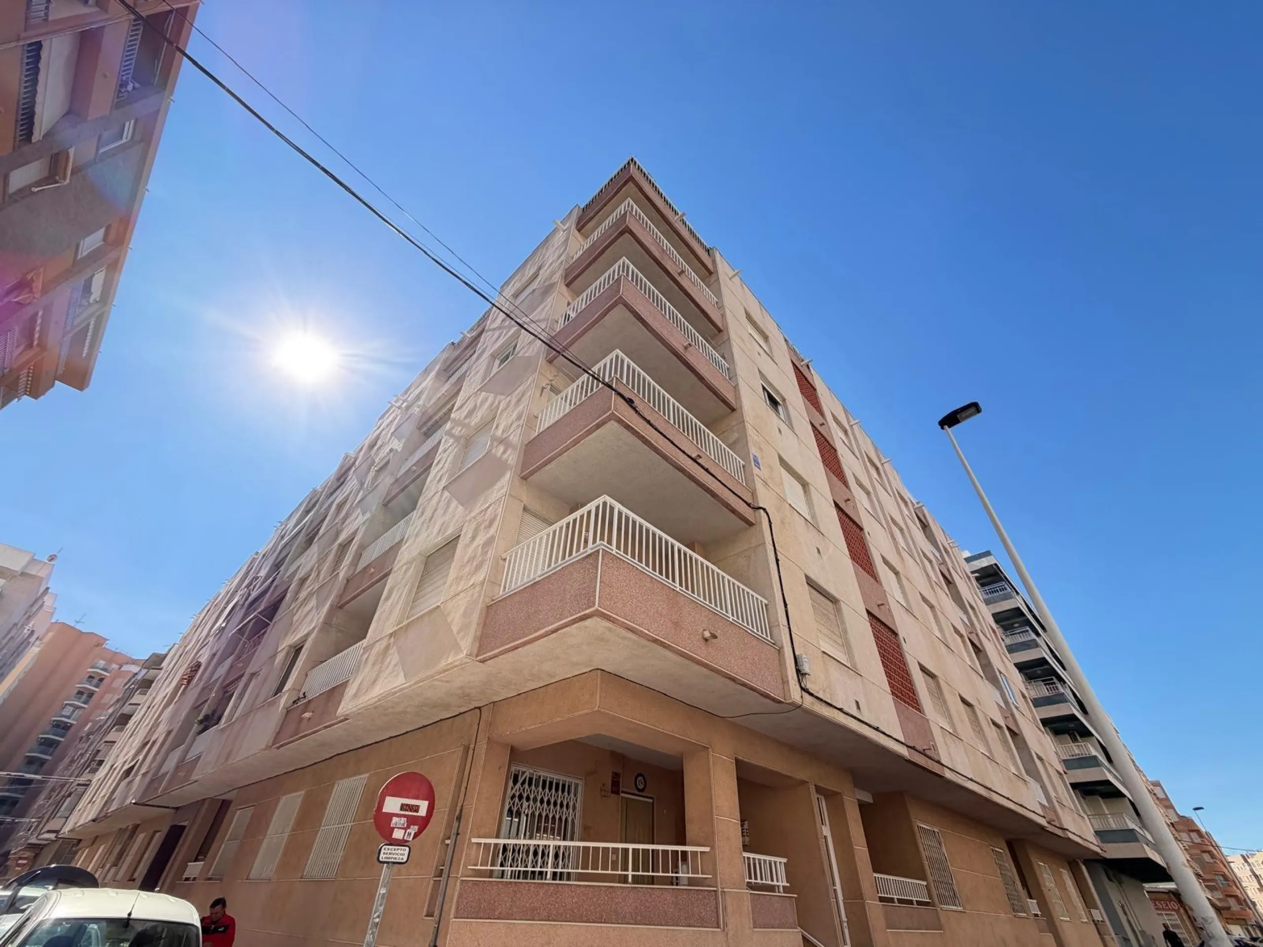 ESPECTACULAR APARTAMENTO CON VISTAS AL MAR A 150 METROS DE PLAYA DEL CURA Y CON 107 M2 DE SUPERFICIE. 3 DORM. 2 BAÑOS.