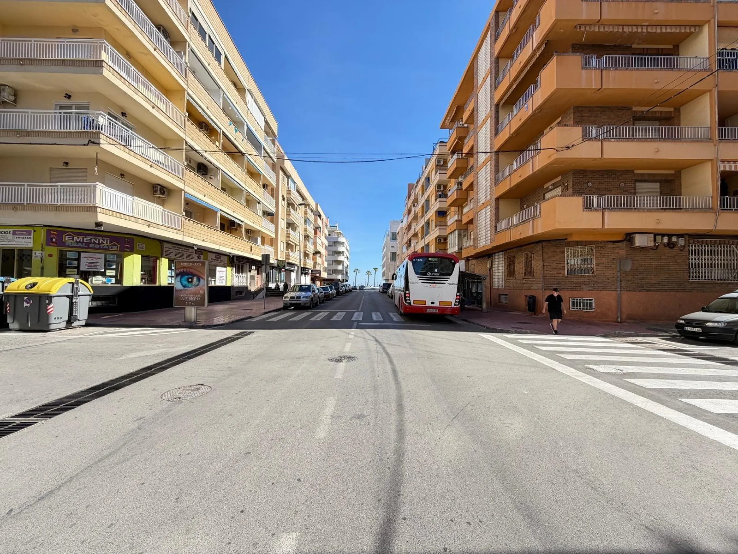 ESPECTACULAR APARTAMENTO CON VISTAS AL MAR A 150 METROS DE PLAYA DEL CURA Y CON 107 M2 DE SUPERFICIE. 3 DORM. 2 BAÑOS.