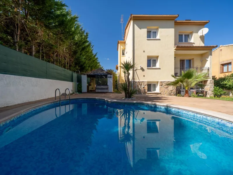 CHALET INDEPENDIENTE EN SAN MARTÍN DE VALDEIGLESIAS, MADRID