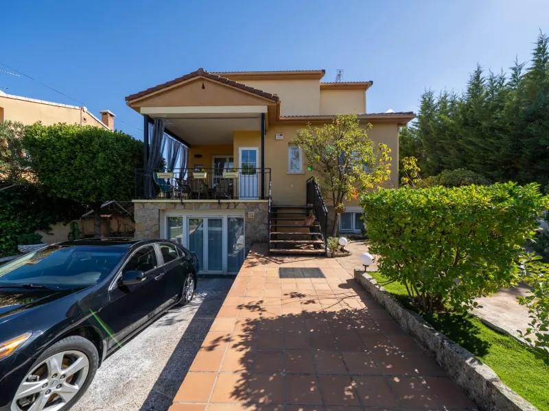 CHALET INDEPENDIENTE EN SAN MARTÍN DE VALDEIGLESIAS, MADRID