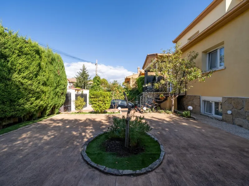 CHALET INDEPENDIENTE EN SAN MARTÍN DE VALDEIGLESIAS, MADRID
