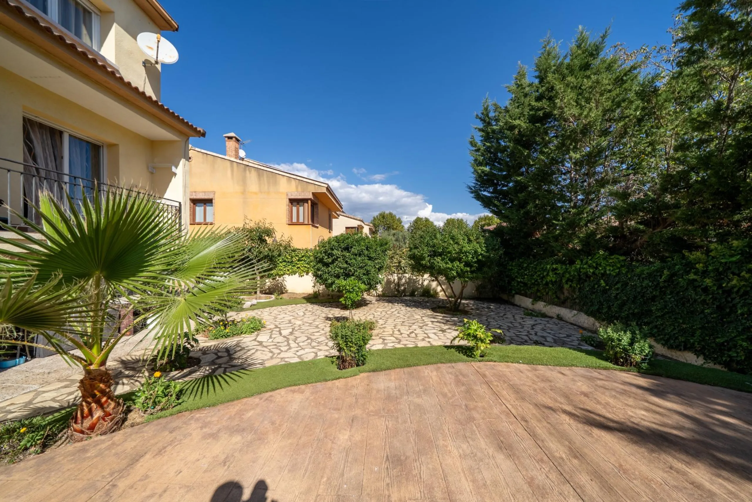 CHALET INDEPENDIENTE EN SAN MARTÍN DE VALDEIGLESIAS, MADRID