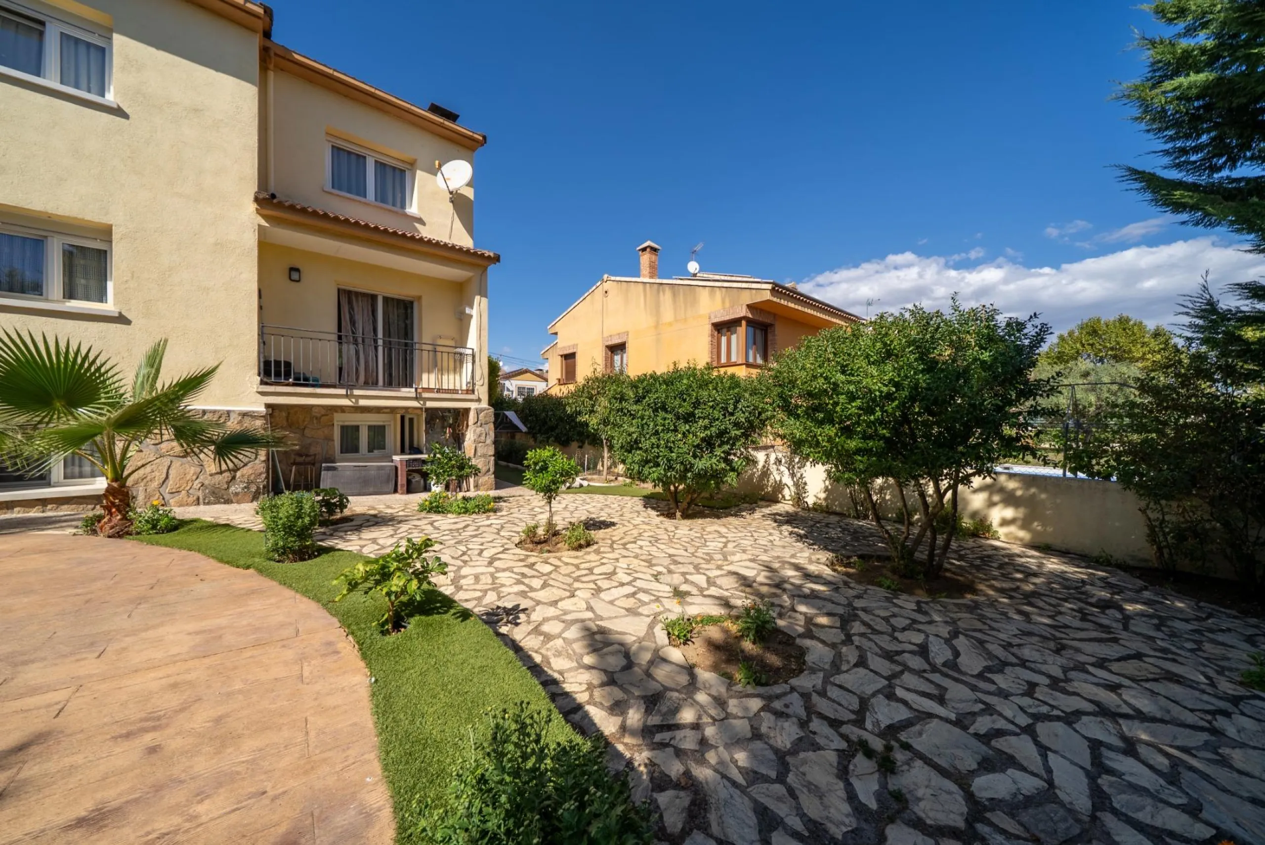 CHALET INDEPENDIENTE EN SAN MARTÍN DE VALDEIGLESIAS, MADRID