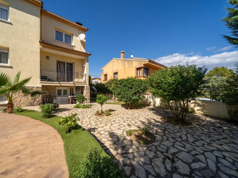 CHALET INDEPENDIENTE EN SAN MARTÍN DE VALDEIGLESIAS, MADRID