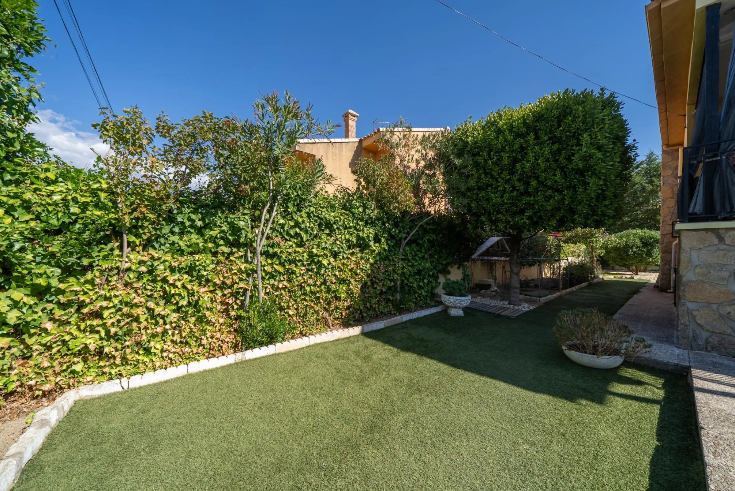 CHALET INDEPENDIENTE EN SAN MARTÍN DE VALDEIGLESIAS, MADRID