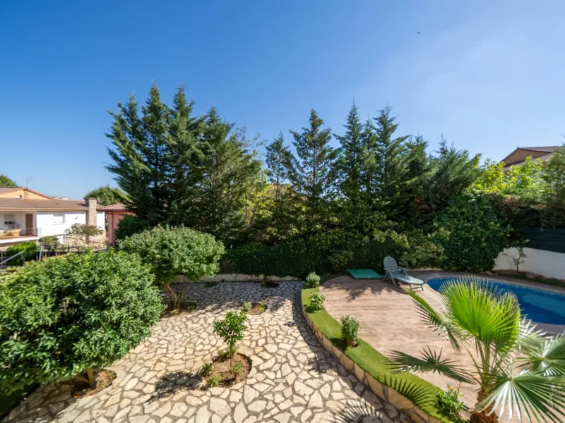 CHALET INDEPENDIENTE EN SAN MARTÍN DE VALDEIGLESIAS, MADRID