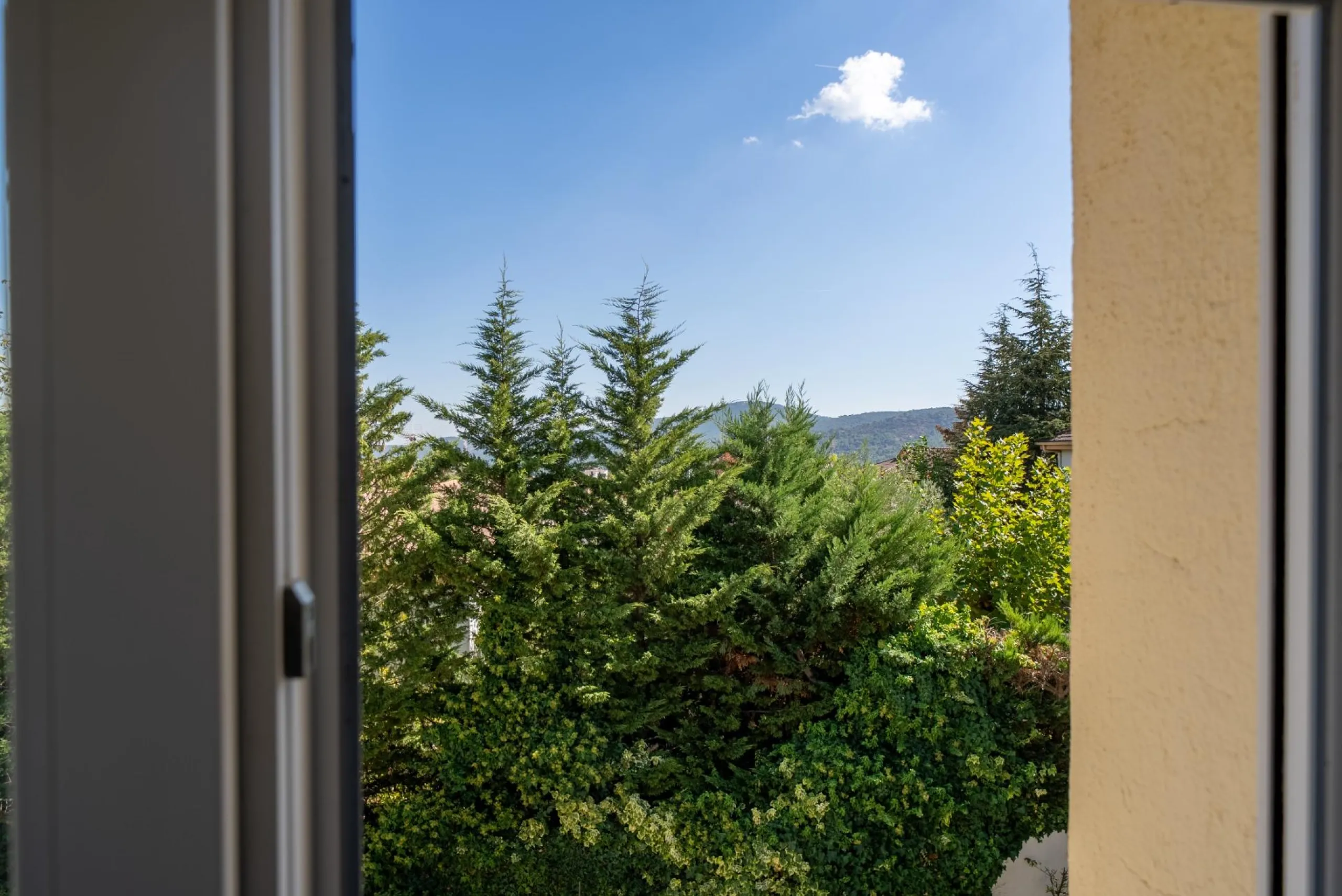 CHALET INDEPENDIENTE EN SAN MARTÍN DE VALDEIGLESIAS, MADRID