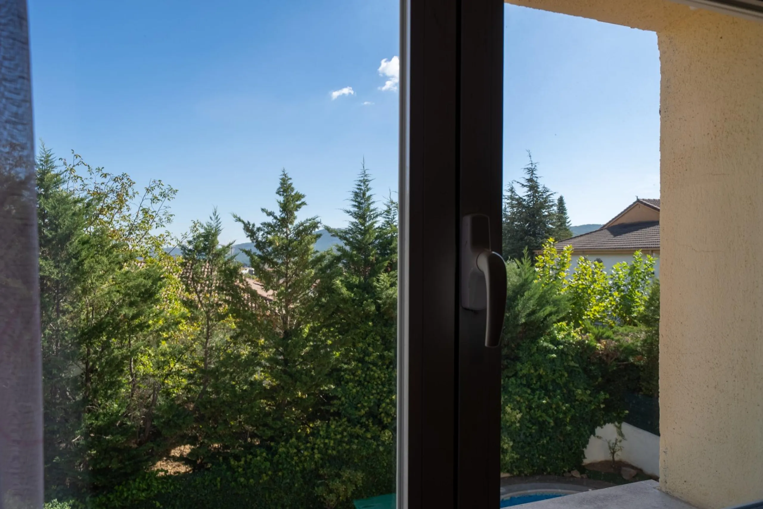 CHALET INDEPENDIENTE EN SAN MARTÍN DE VALDEIGLESIAS, MADRID