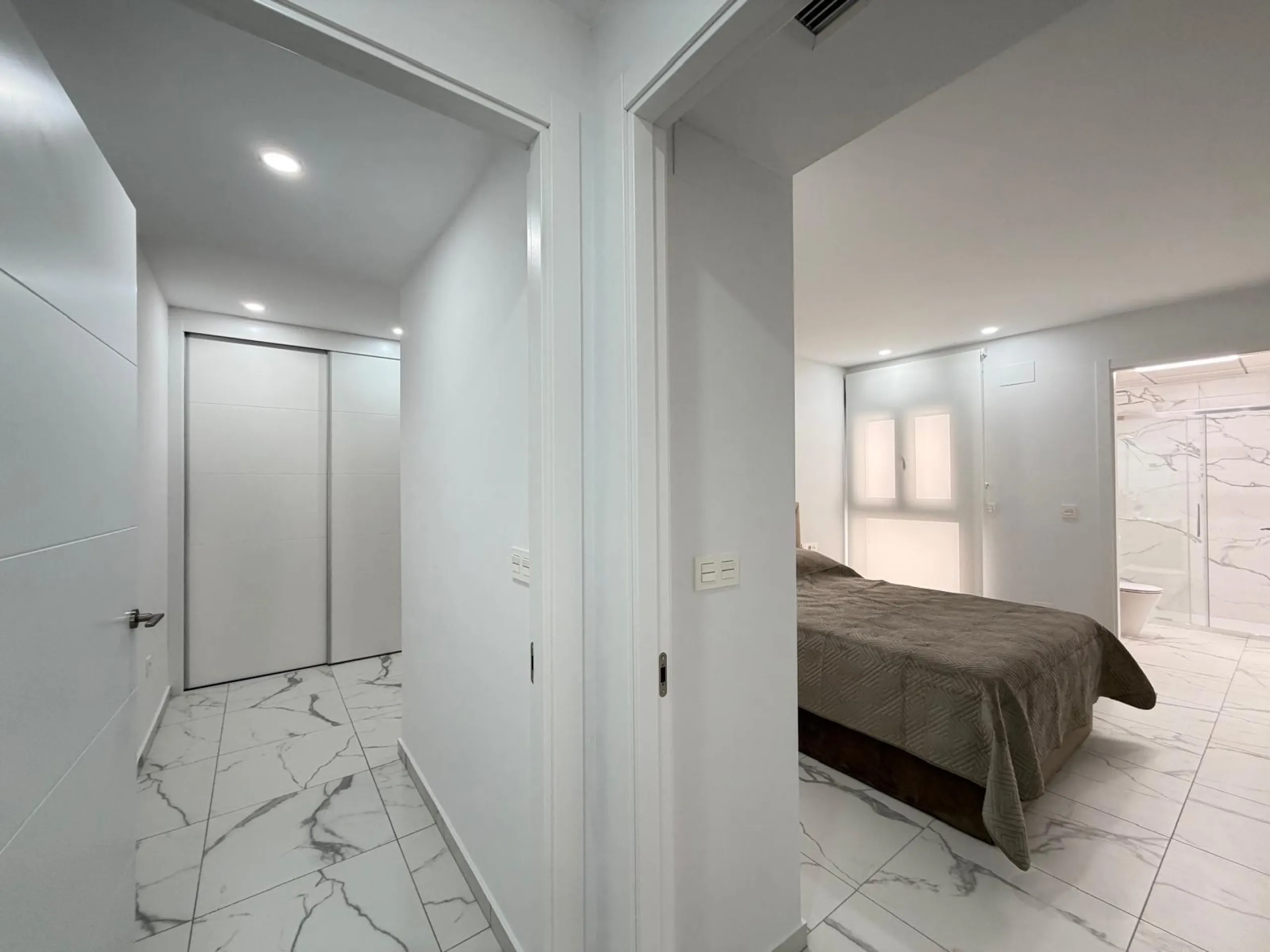 NUEVO APARTAMENTO EN RESIDENCIAL "ALEGRIA 21" CON GARAJE+TRASTERO INCLUIDO. 2 DORM. 2 BAÑOS. 105 M2. PISCINA+SAUNA+BARBACOA.