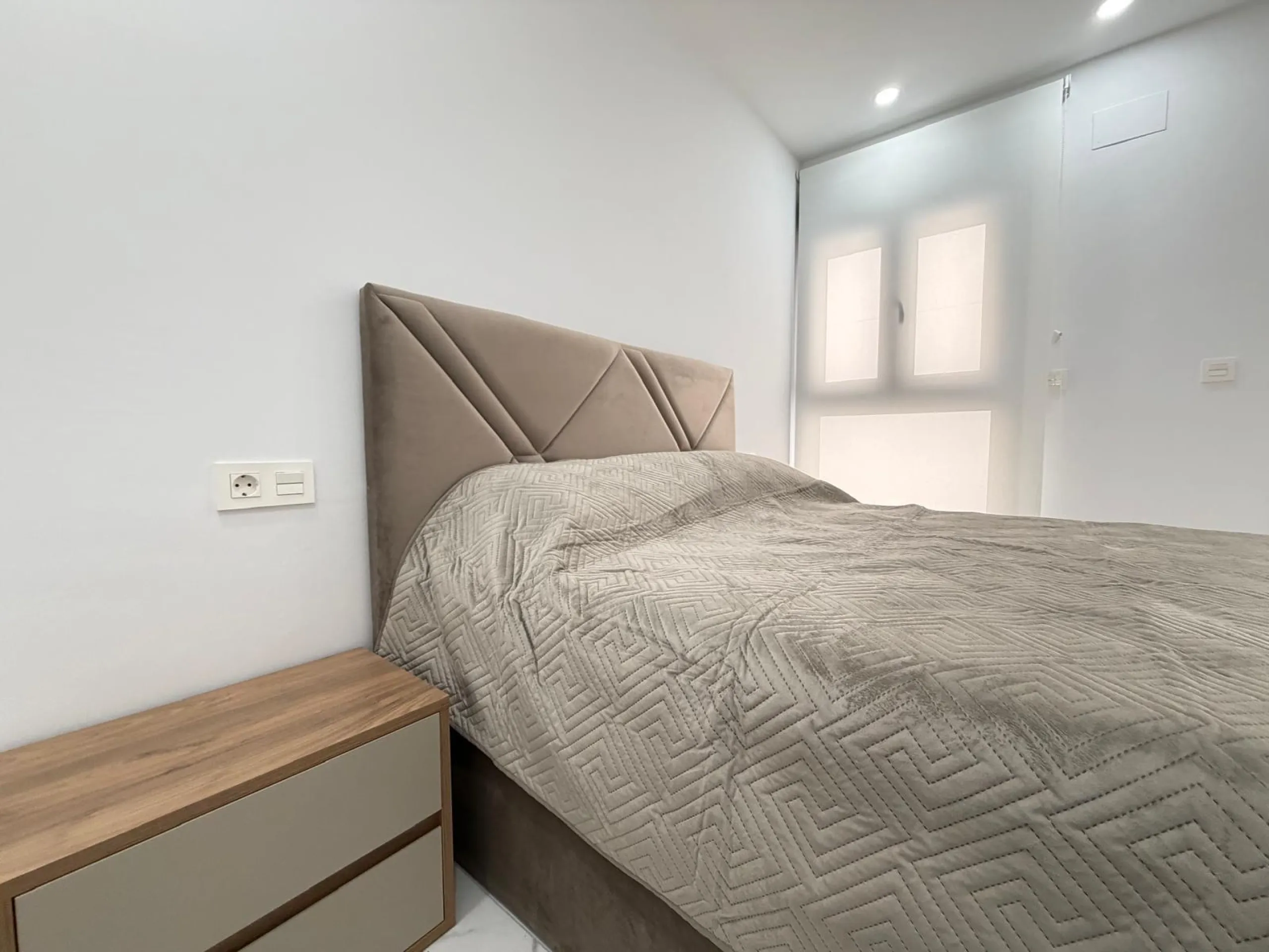 NUEVO APARTAMENTO EN RESIDENCIAL "ALEGRIA 21" CON GARAJE+TRASTERO INCLUIDO. 2 DORM. 2 BAÑOS. 105 M2. PISCINA+SAUNA+BARBACOA.