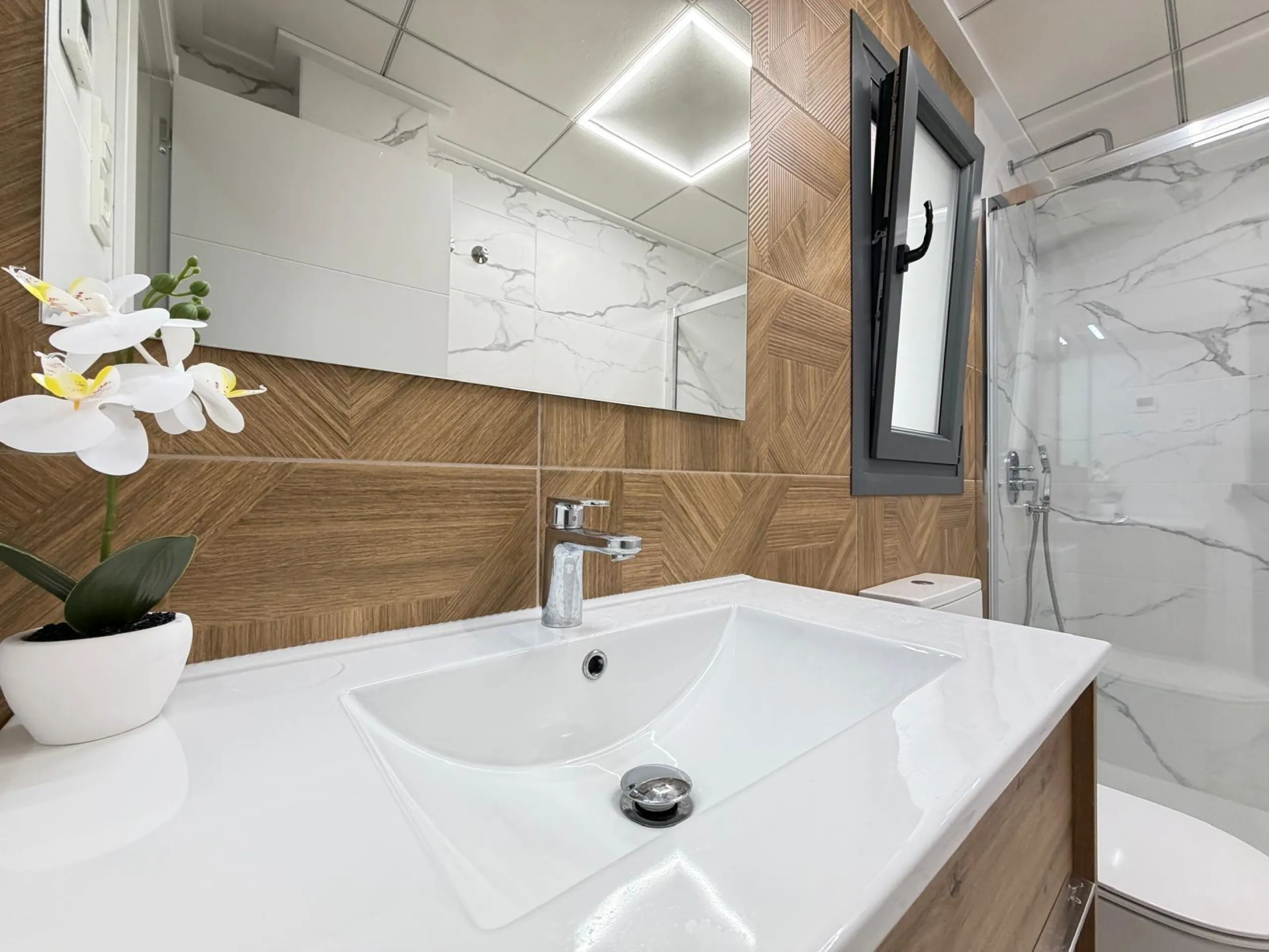 NUEVO APARTAMENTO EN RESIDENCIAL "ALEGRIA 21" CON GARAJE+TRASTERO INCLUIDO. 2 DORM. 2 BAÑOS. 105 M2. PISCINA+SAUNA+BARBACOA.