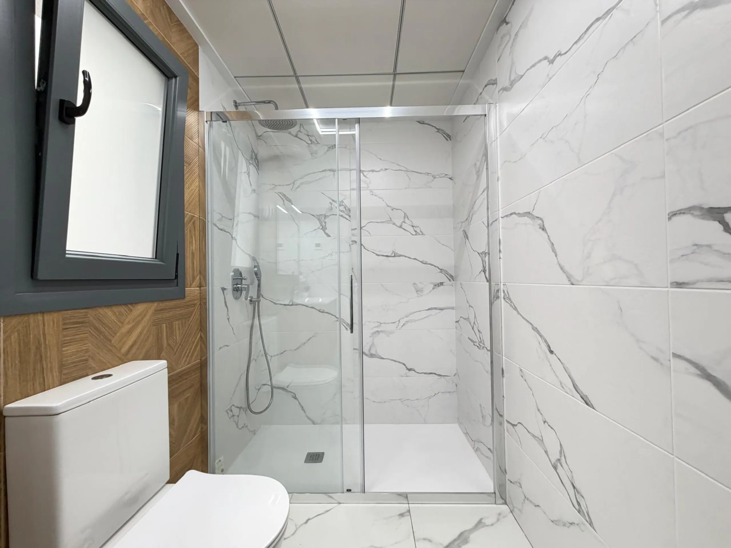 NUEVO APARTAMENTO EN RESIDENCIAL "ALEGRIA 21" CON GARAJE+TRASTERO INCLUIDO. 2 DORM. 2 BAÑOS. 105 M2. PISCINA+SAUNA+BARBACOA.