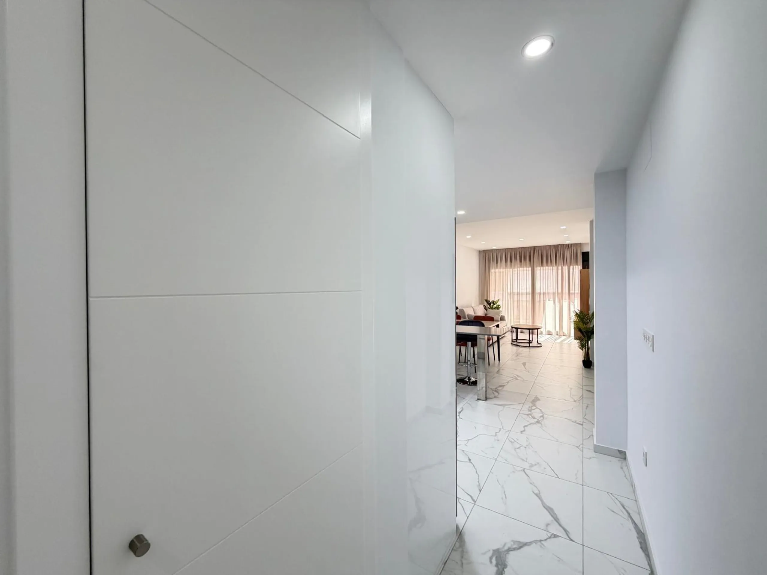 NUEVO APARTAMENTO EN RESIDENCIAL "ALEGRIA 21" CON GARAJE+TRASTERO INCLUIDO. 2 DORM. 2 BAÑOS. 105 M2. PISCINA+SAUNA+BARBACOA.