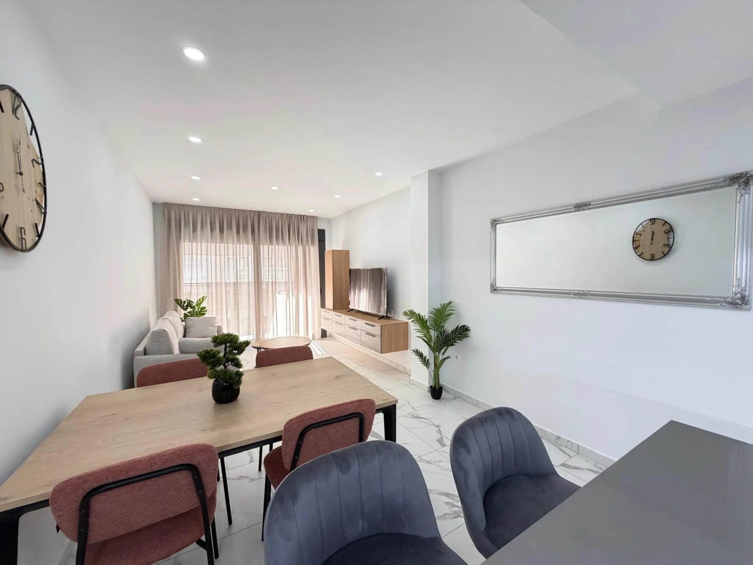 NUEVO APARTAMENTO EN RESIDENCIAL "ALEGRIA 21" CON GARAJE+TRASTERO INCLUIDO. 2 DORM. 2 BAÑOS. 105 M2. PISCINA+SAUNA+BARBACOA.