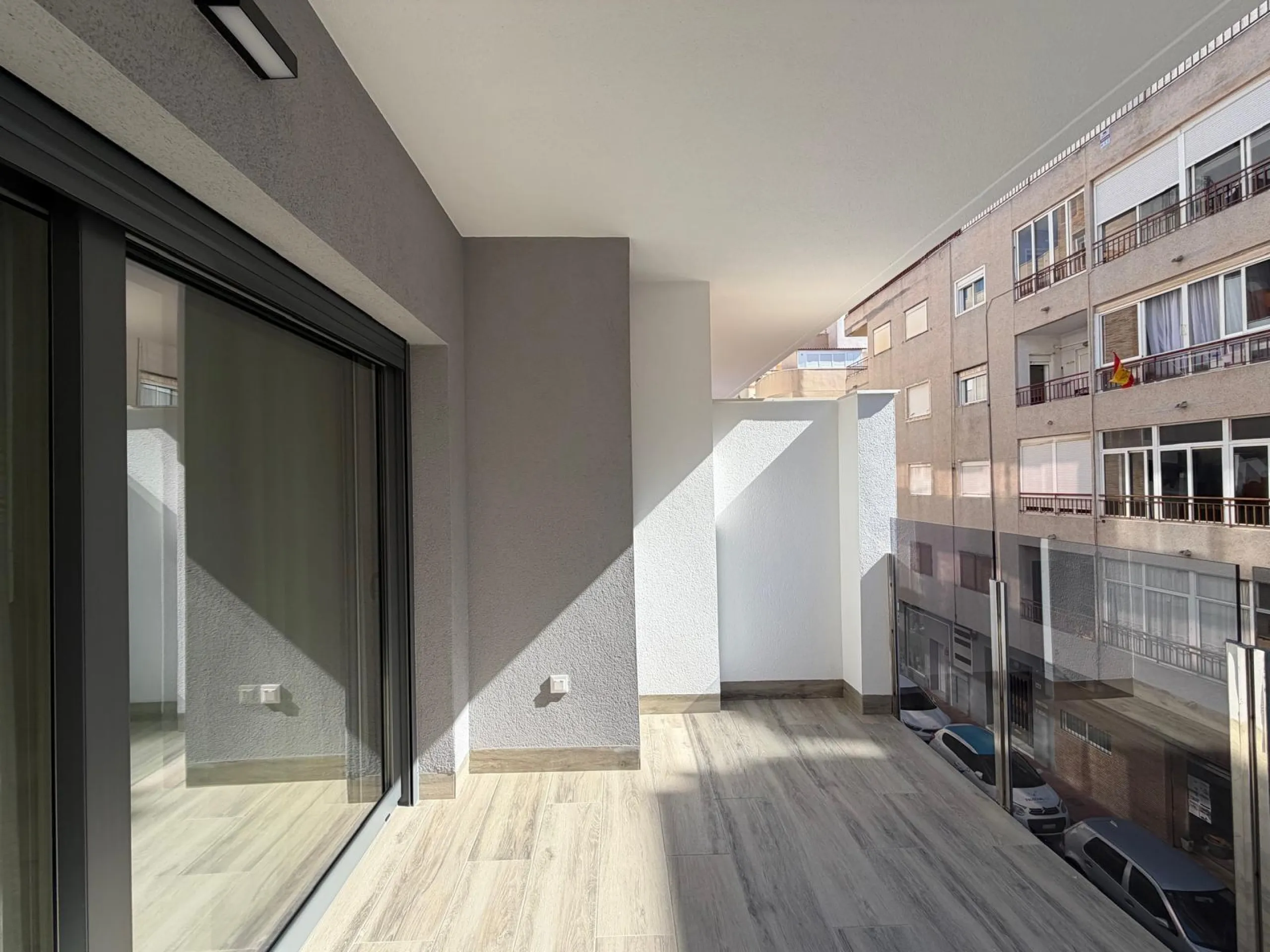 NUEVO APARTAMENTO EN RESIDENCIAL "ALEGRIA 21" CON GARAJE+TRASTERO INCLUIDO. 2 DORM. 2 BAÑOS. 105 M2. PISCINA+SAUNA+BARBACOA.